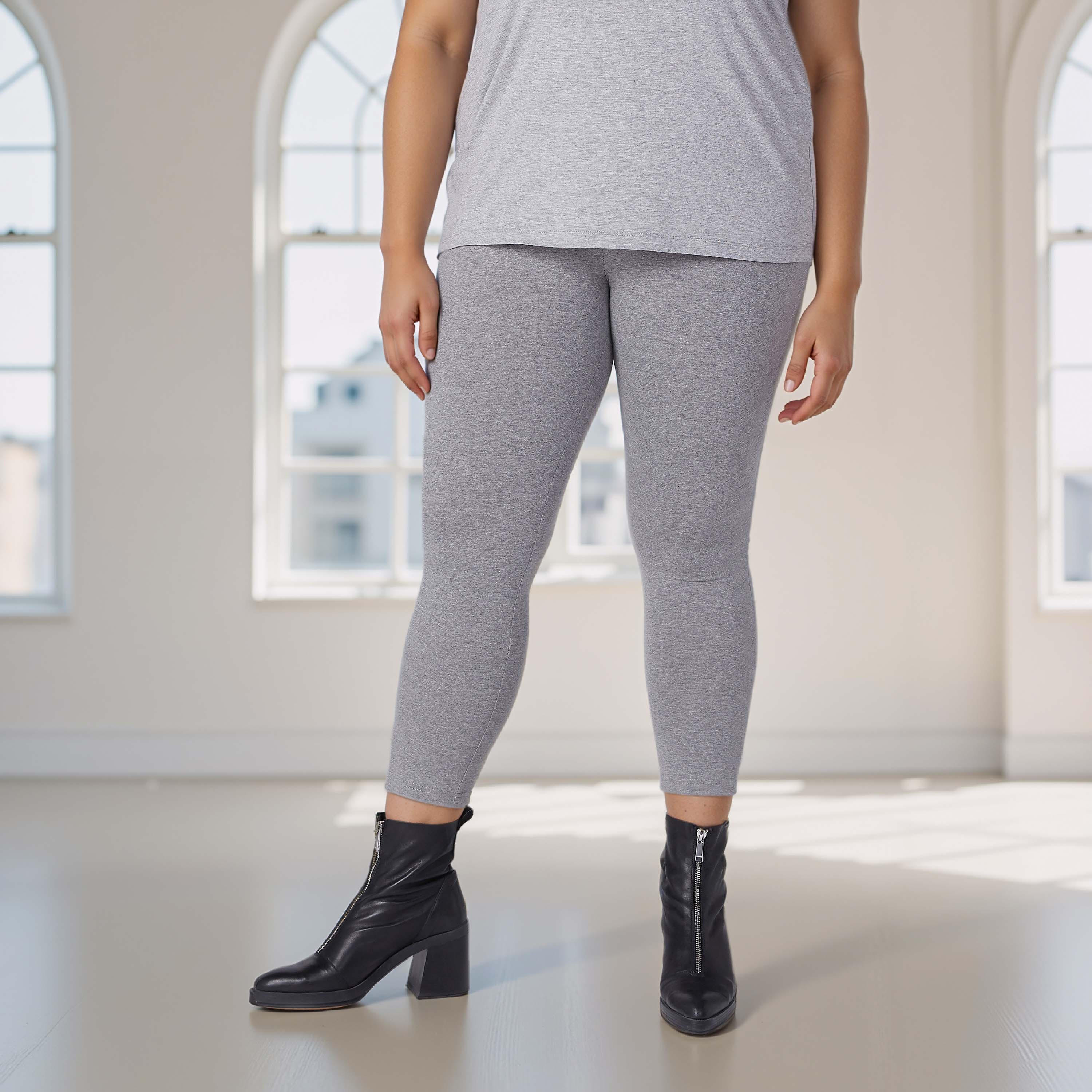 بنطلون ليقنز مقاس كبير قصير بخصر مطاطي-women-clothing-bottoms-leggings-image-2