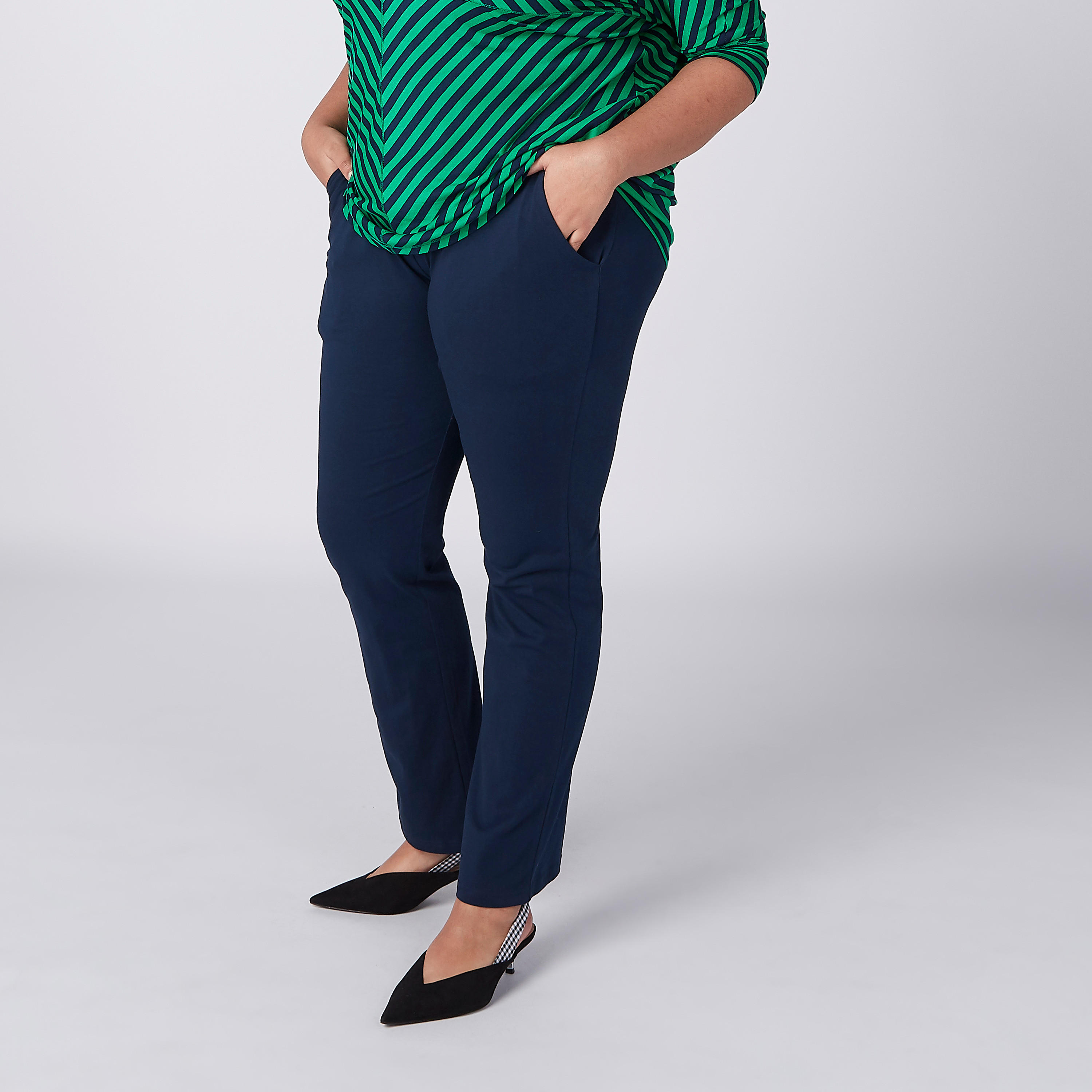 بنطلون مقاس كبير بجيوب-women-clothing-bottoms-trousers-image-3