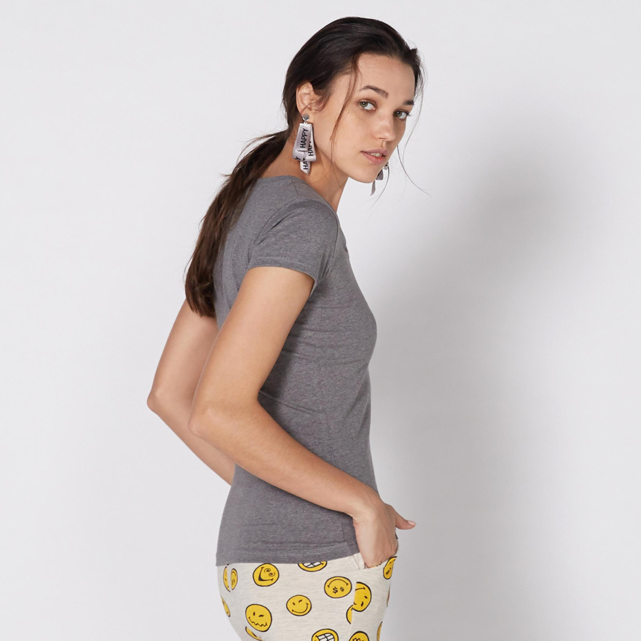 تيشيرت سادة بياقة V وأكمام كاب-women-clothing-tshirts-image-4