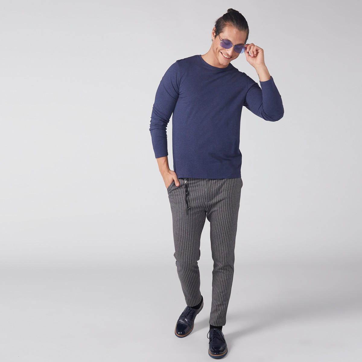 تيشيرت بقصّة سليم وياقة ضيقة وأكمام طويلة-men-clothing-tshirtsandpolos-tshirts-image-2