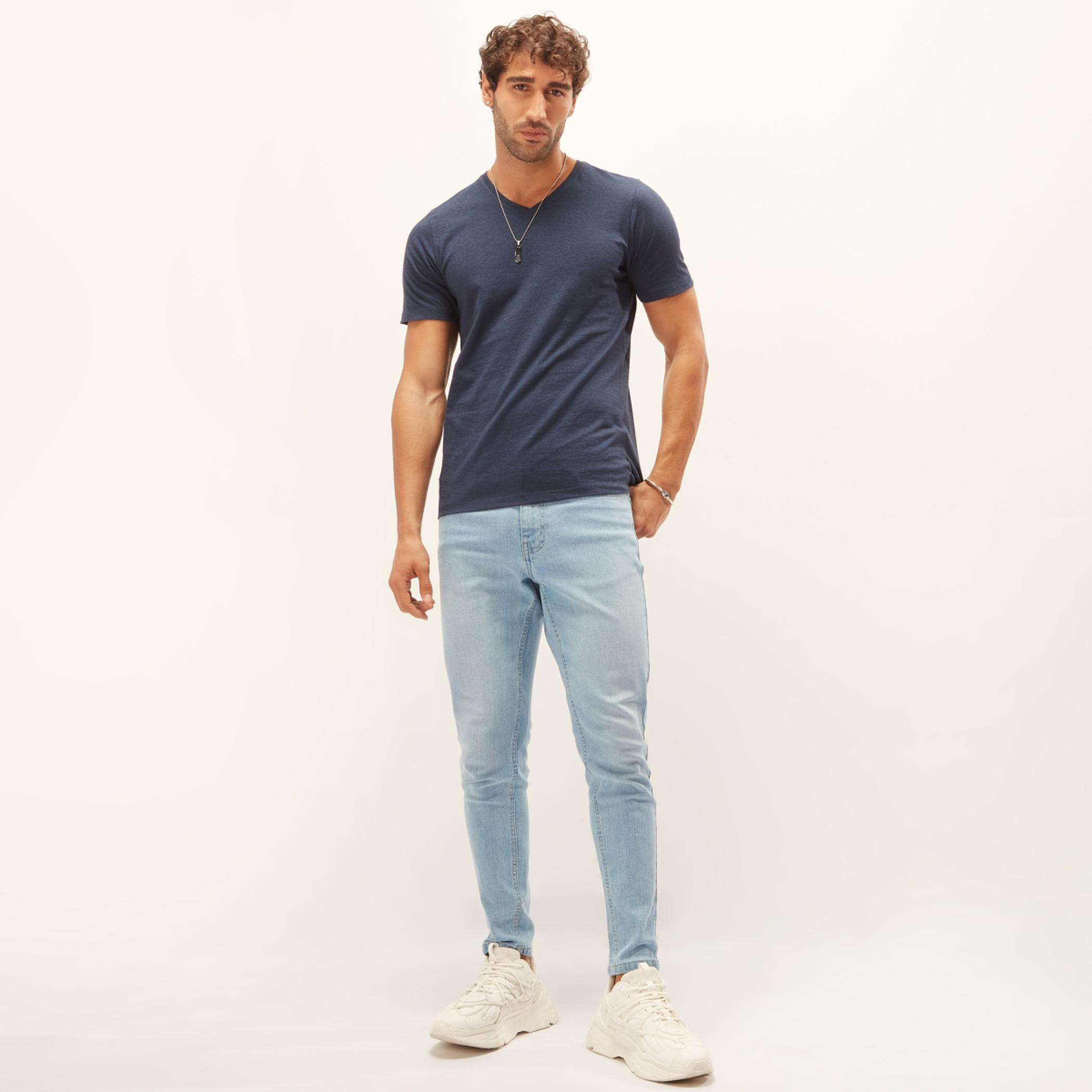 تيشيرت بقصّة سليم وياقة V وأكمام قصيرة-men-clothing-tshirtsandpolos-tshirts-image-2
