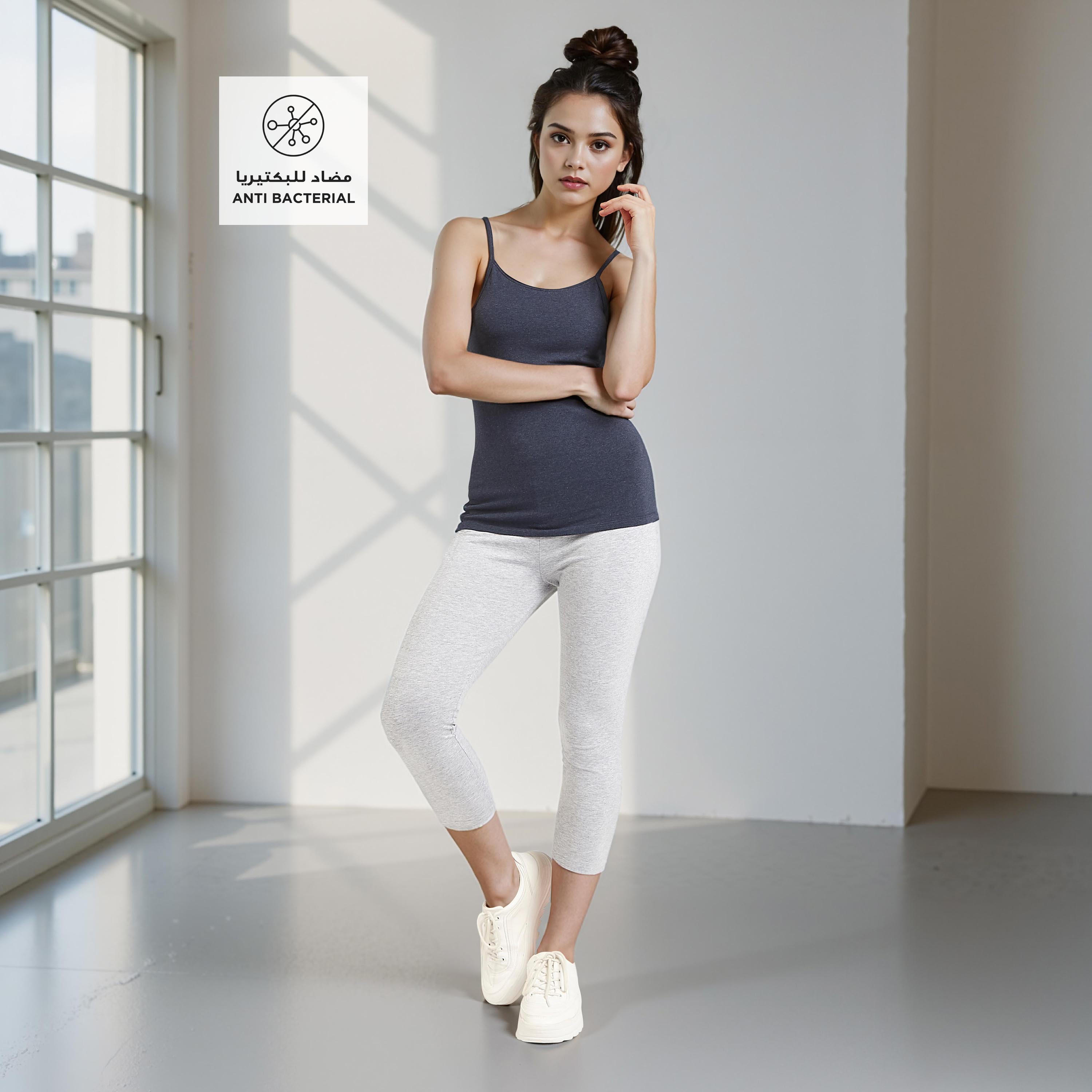بلوزة كامي سادة بياقة عميقة وحمّالات رفيعة-women-clothing-tshirts-image-2