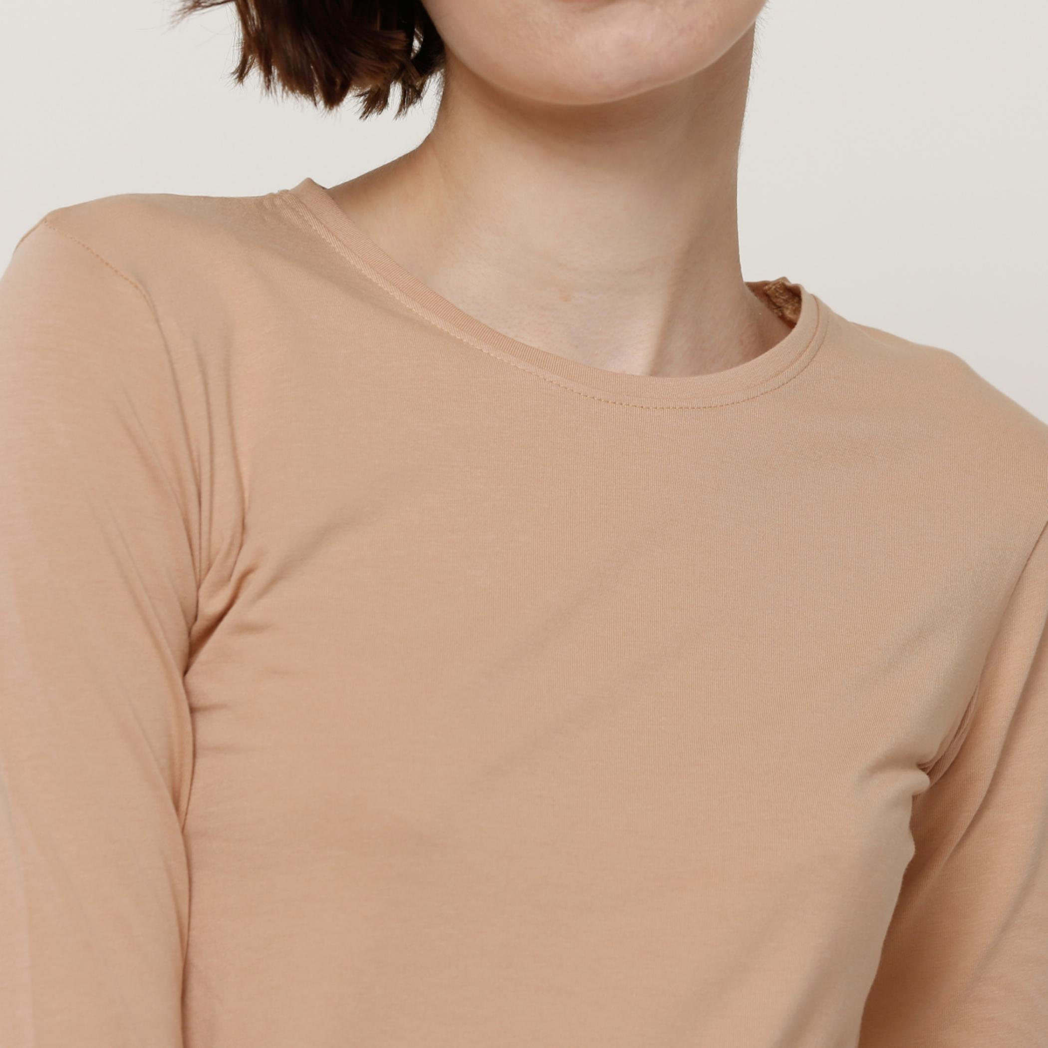 تيشيرت سادة بياقة ضيّقة وأكمام قصيرة-women-clothing-tshirts-image-4