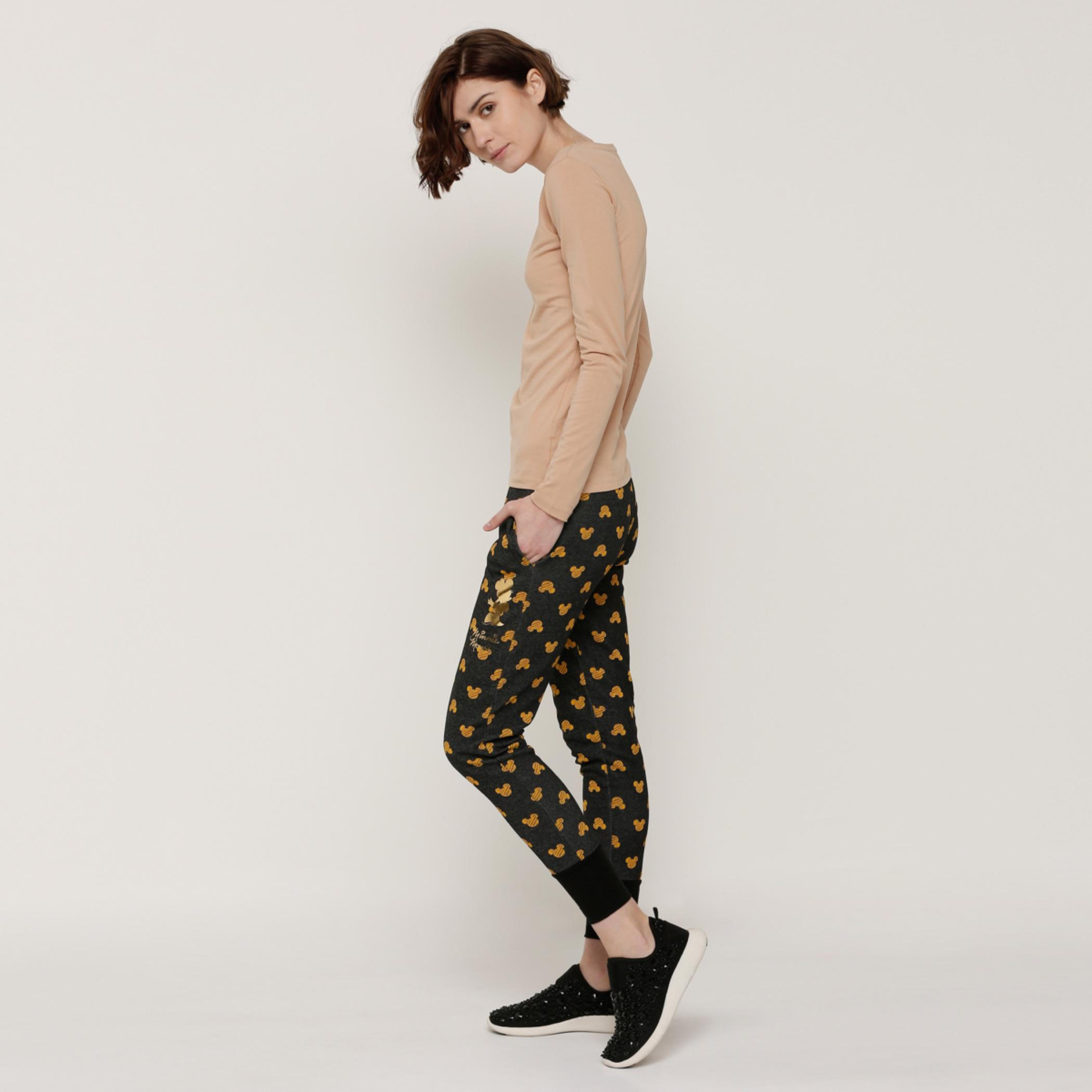 تيشيرت سادة بياقة ضيّقة وأكمام قصيرة-women-clothing-tshirts-image-5