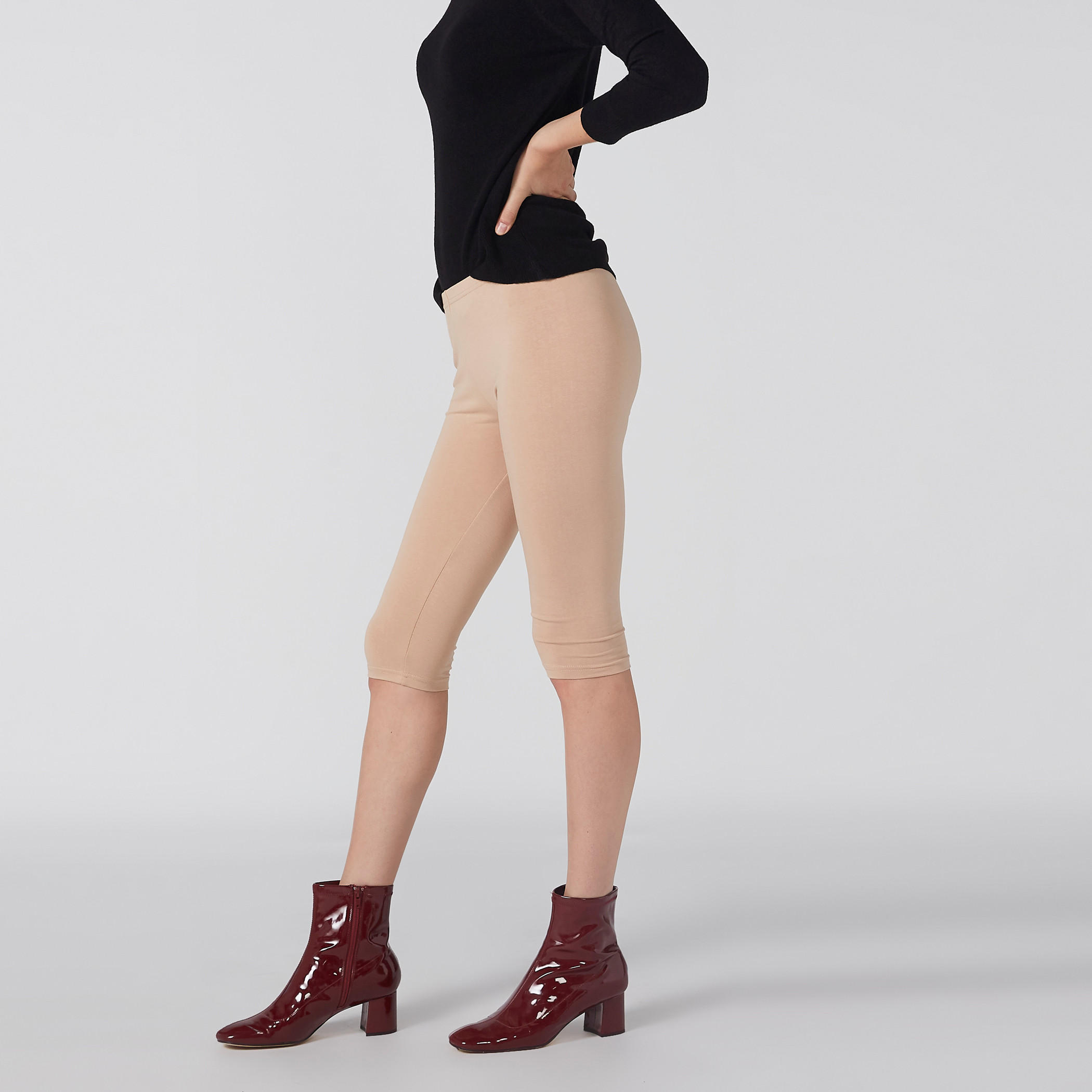 بنطال ليقنز بطول 3/4 وخصر مطاطي-women-clothing-bottoms-leggings-image-4
