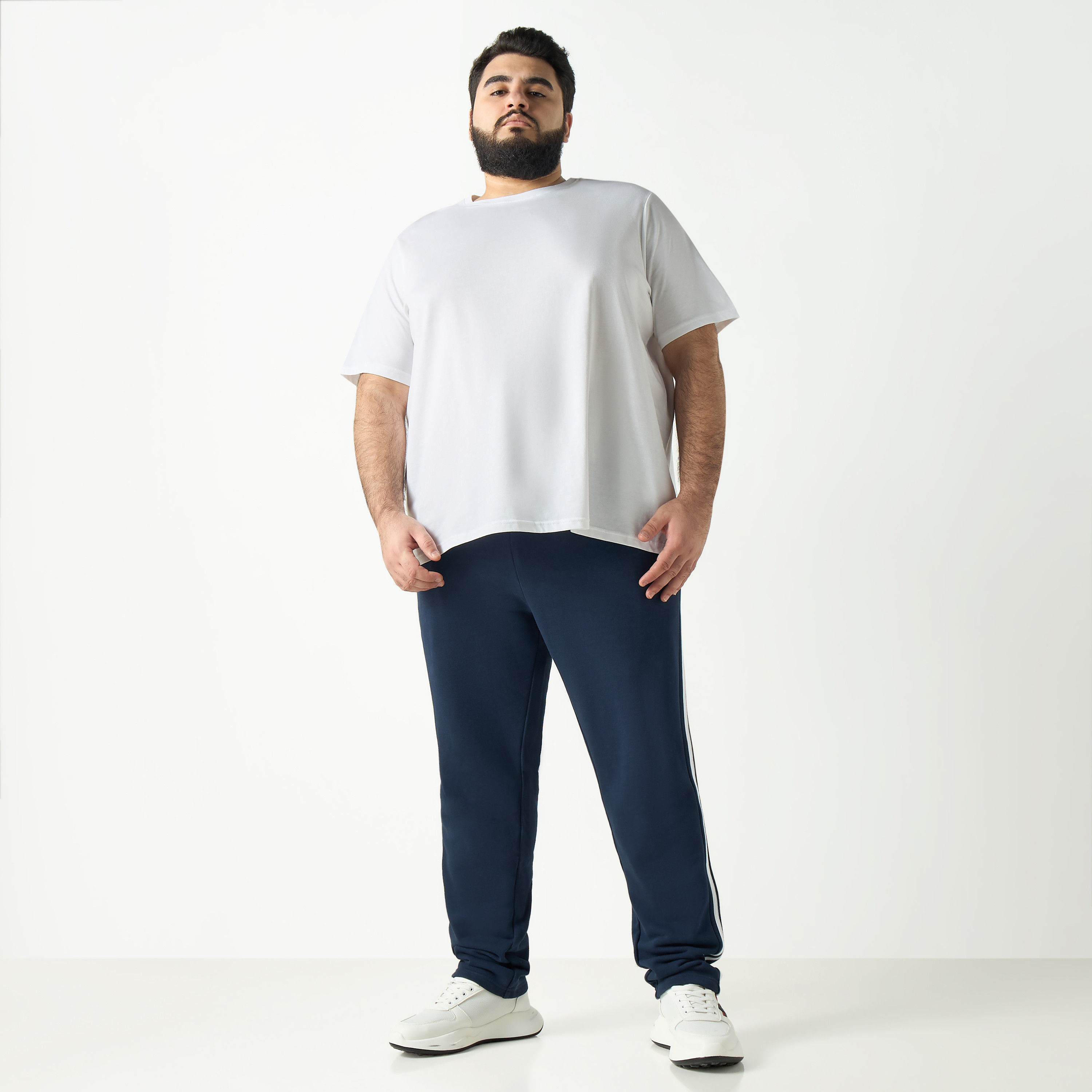 Plain Regular Fit Crew Neck T-shirt with Short Sleeves-men-clothing-tshirtsandpolos-tshirts-image-2