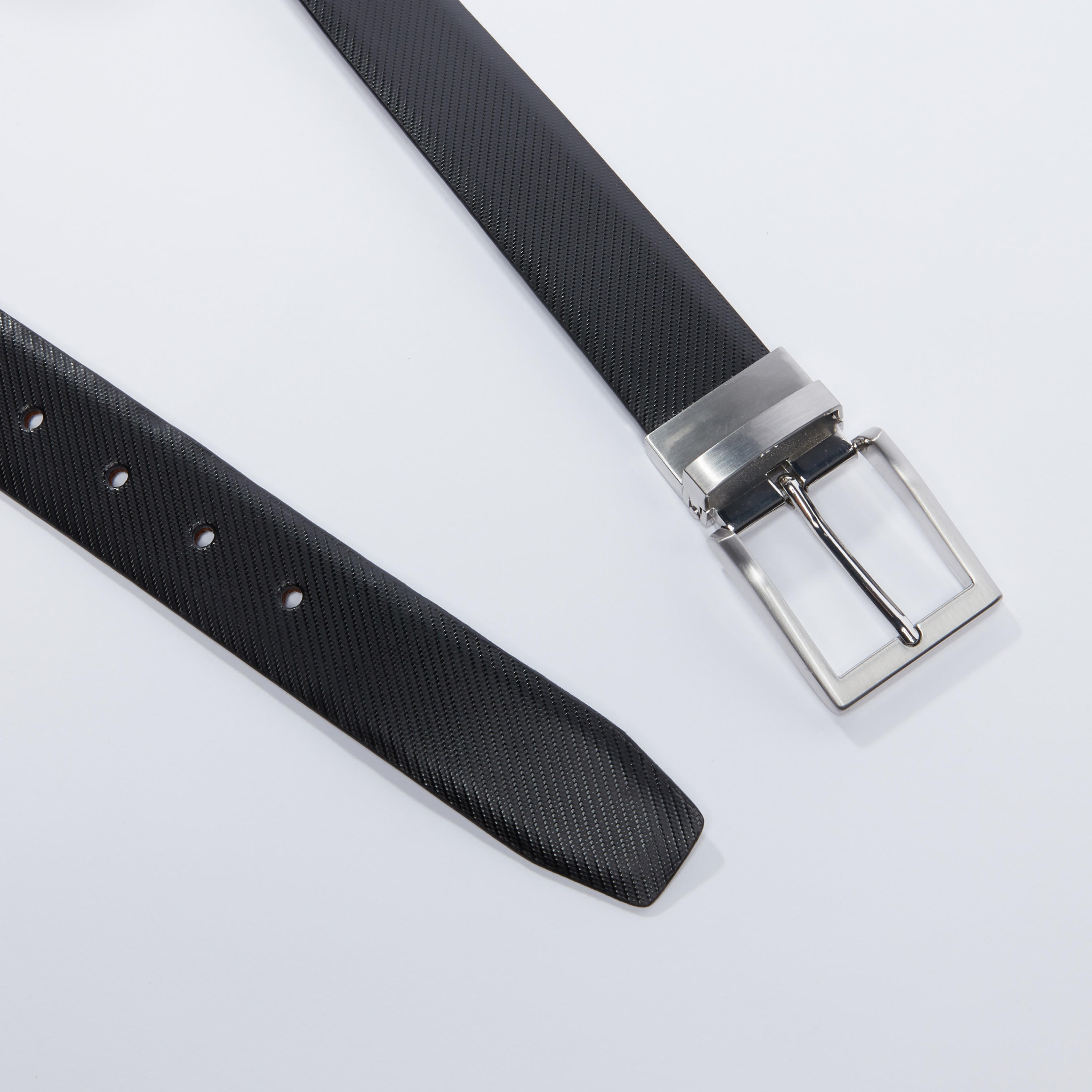 حزام بارز الملمس بإبزيم بدبوس ميتاليك-men-beltsandwallets-belts-image-1