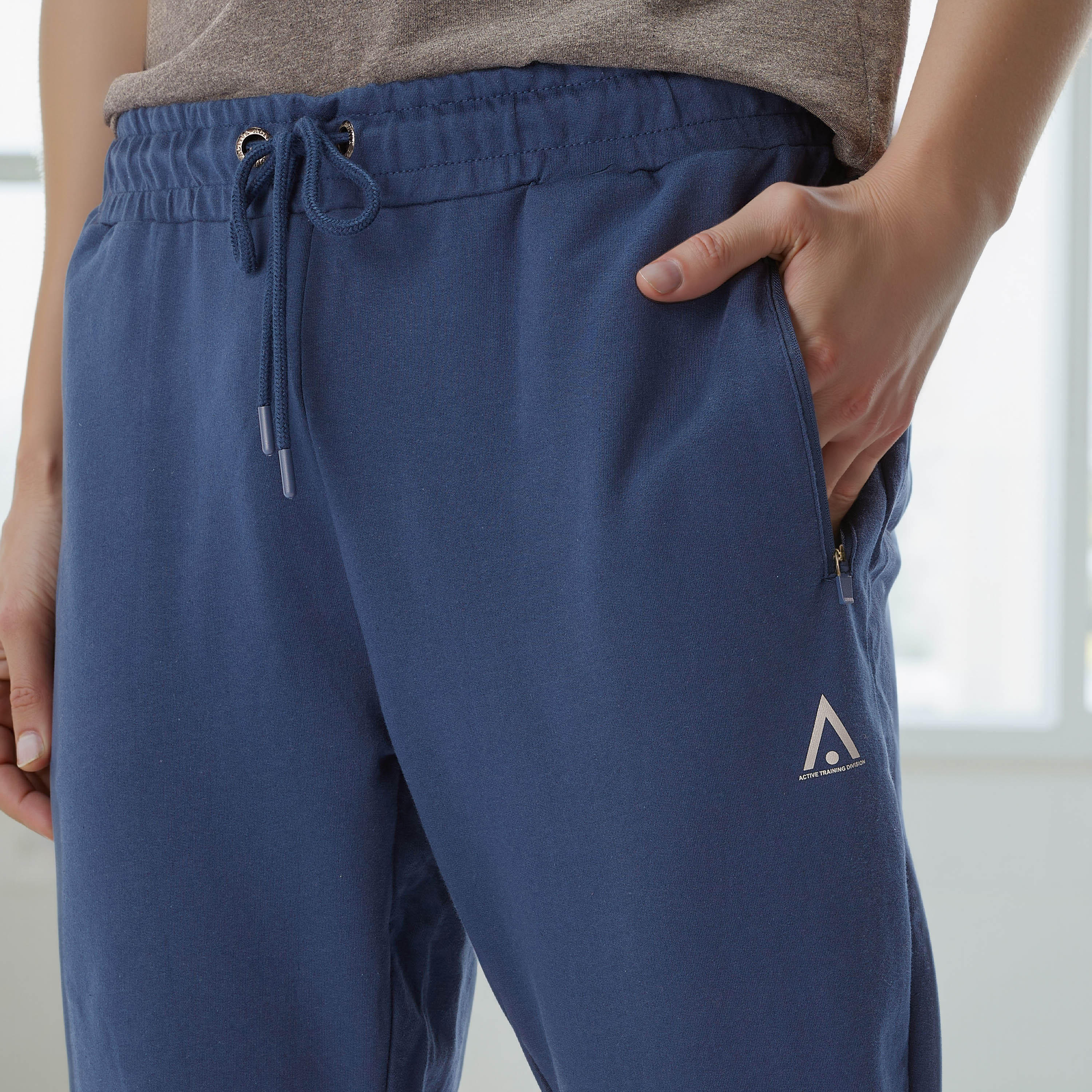 Jog Pants with Pocket Detail and Drawstring-men-clothing-sportswearandactivewear-bottoms-joggers-image-3