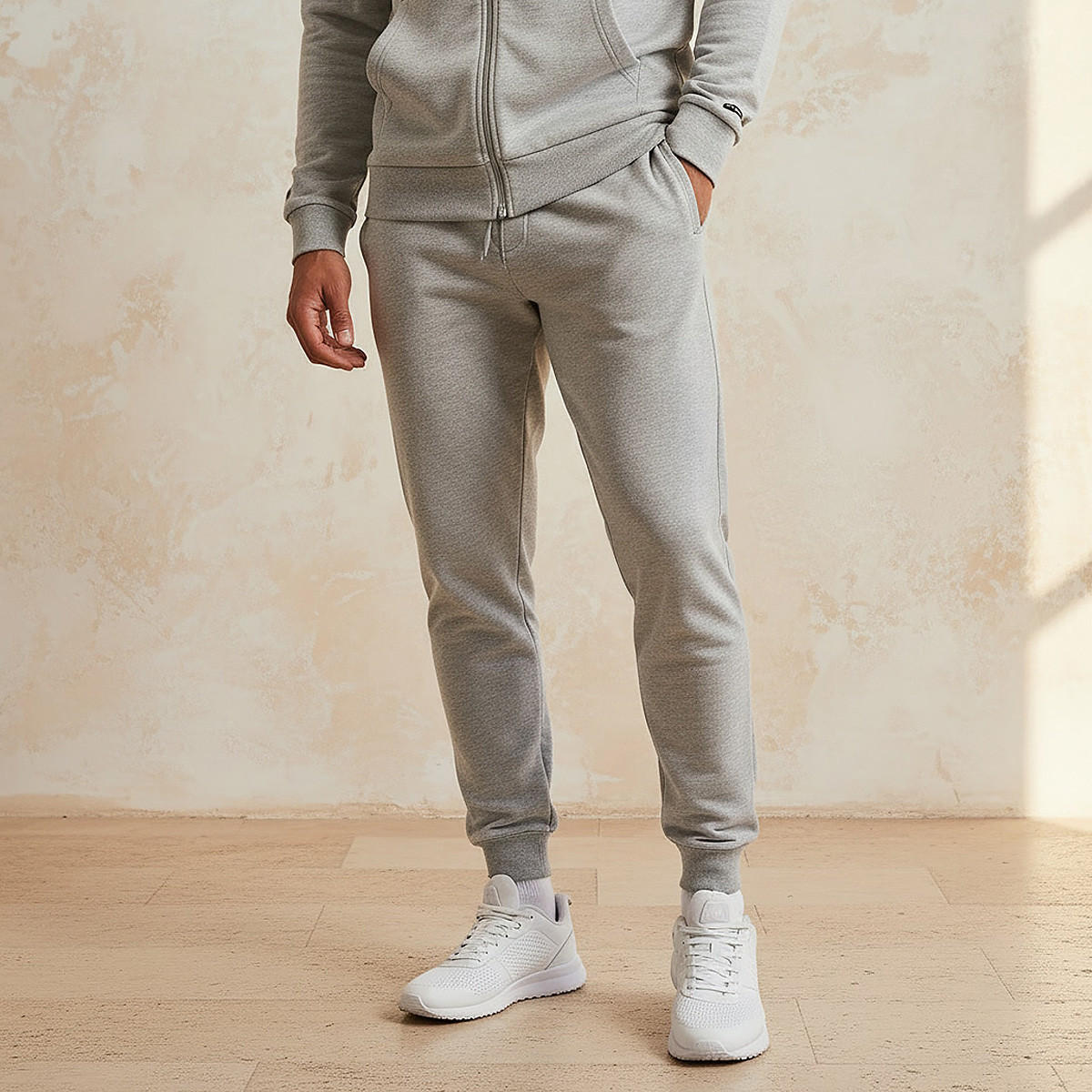 بنطلون رياضي بتفاصيل جيب ورباط-men-clothing-sportswearandactivewear-bottoms-joggers-image-5