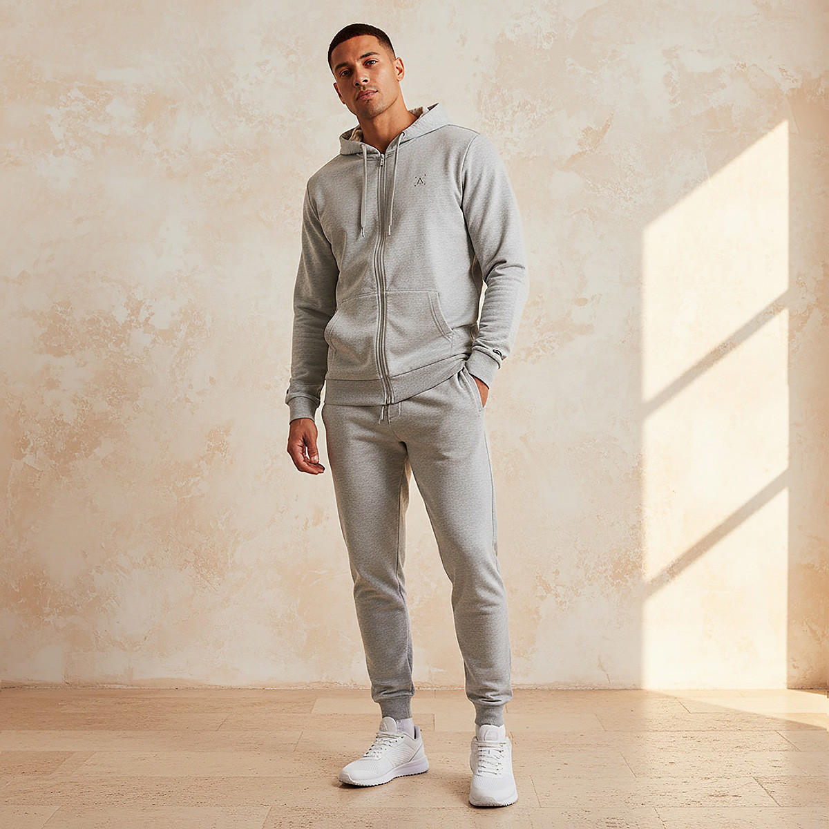 بنطلون رياضي بتفاصيل جيب ورباط-men-clothing-sportswearandactivewear-bottoms-joggers-image-3