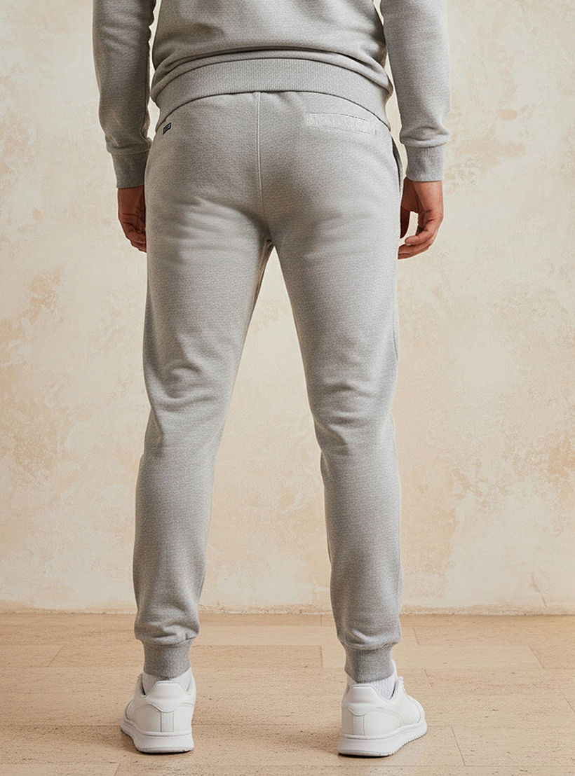 بنطلون رياضي بتفاصيل جيب ورباط-men-clothing-sportswearandactivewear-bottoms-joggers-image-2