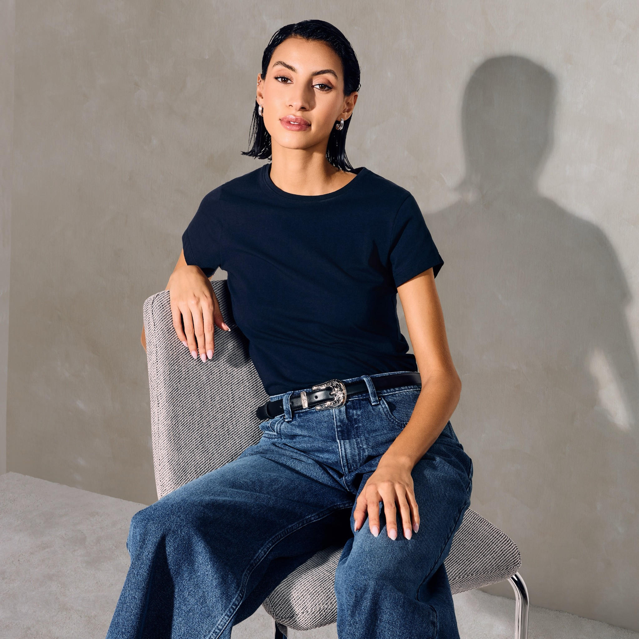 تيشيرت بياقة ضيقة وأكمام كاب-women-clothing-tshirts-image-1
