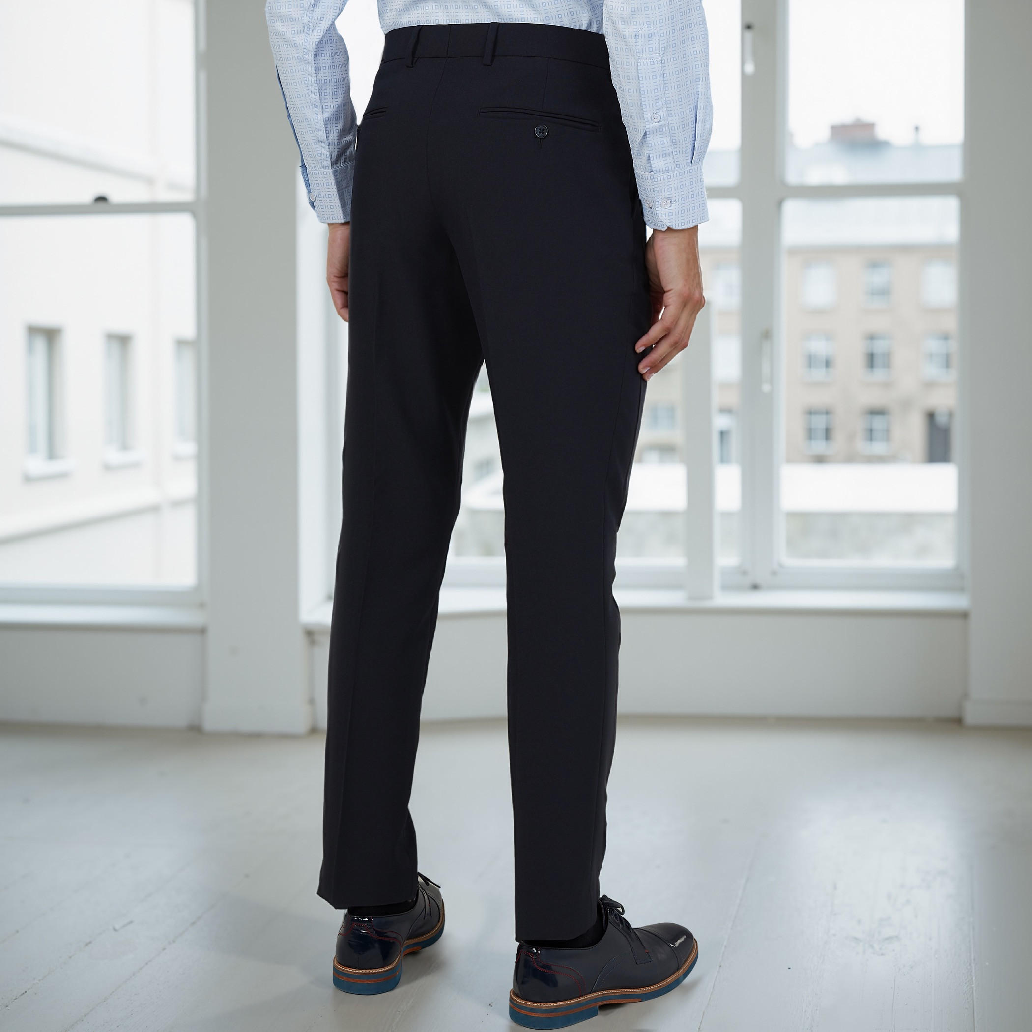 بنطلون سادة طويل بجيوب وحلقات للحزام-men-clothing-bottoms-trousersandchinos-trousers-image-3