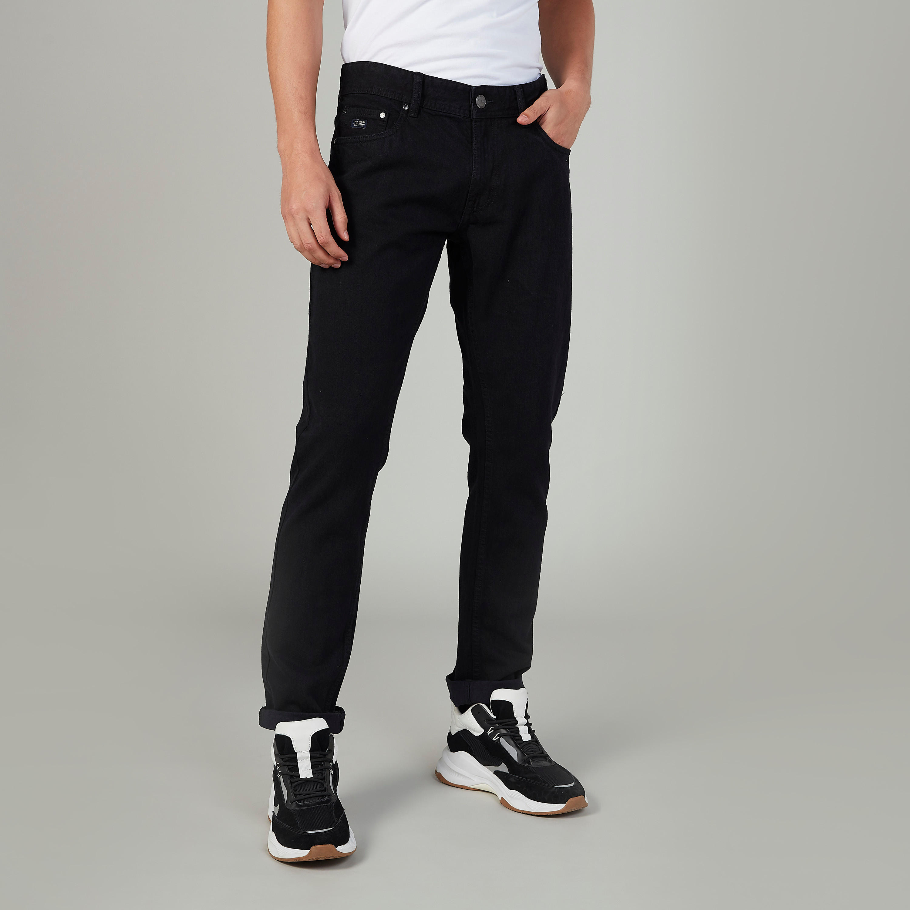جينز سادة طويل بجيوب وحلقات للحزام-men-clothing-bottoms-jeans-image-1