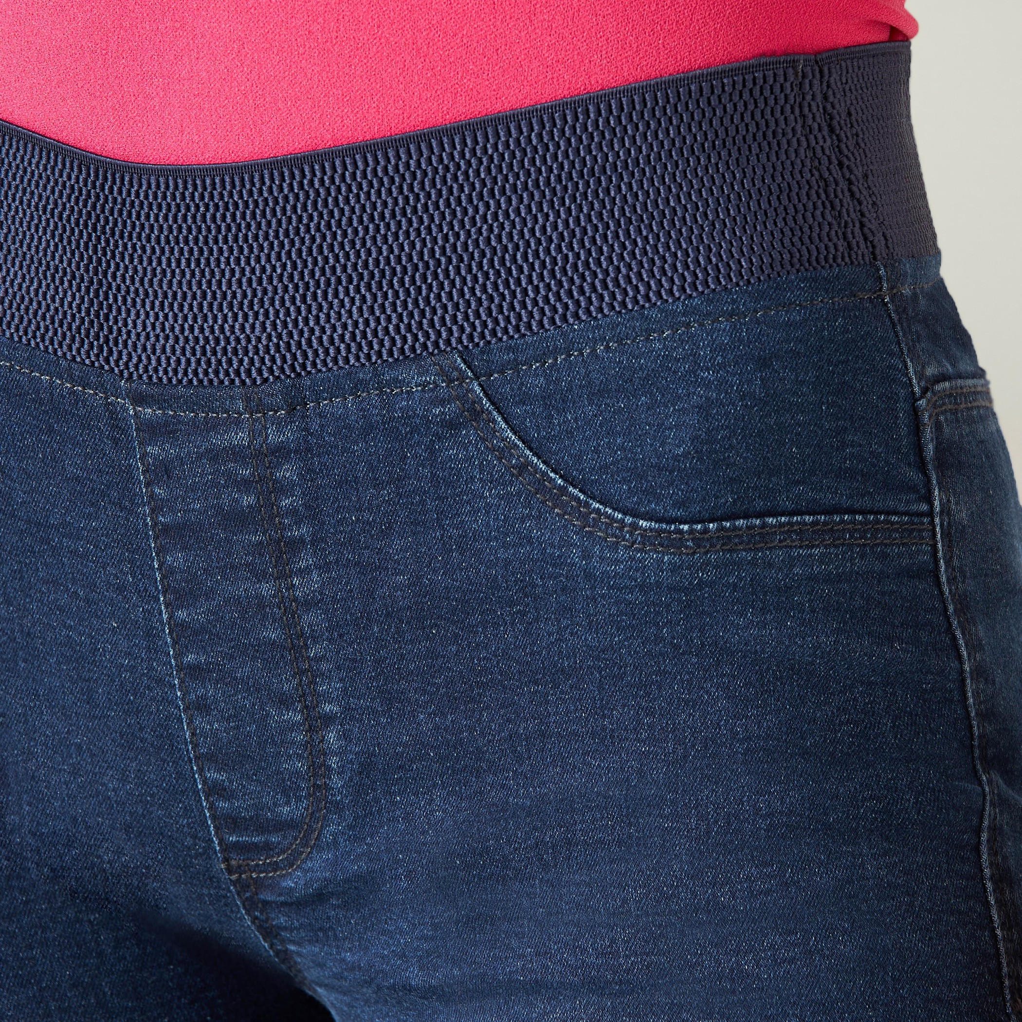 بنطلون دنيم بقصّة ضيّقة وخصر مطّاطي من لي كوبر-women-clothing-bottoms-leggings-image-4