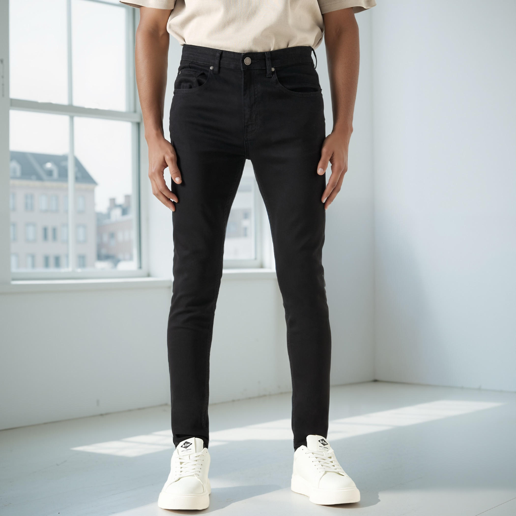 بنطلون جينز بقصة سكيني وجيوب من لي كوبر-men-clothing-bottoms-jeans-image-1