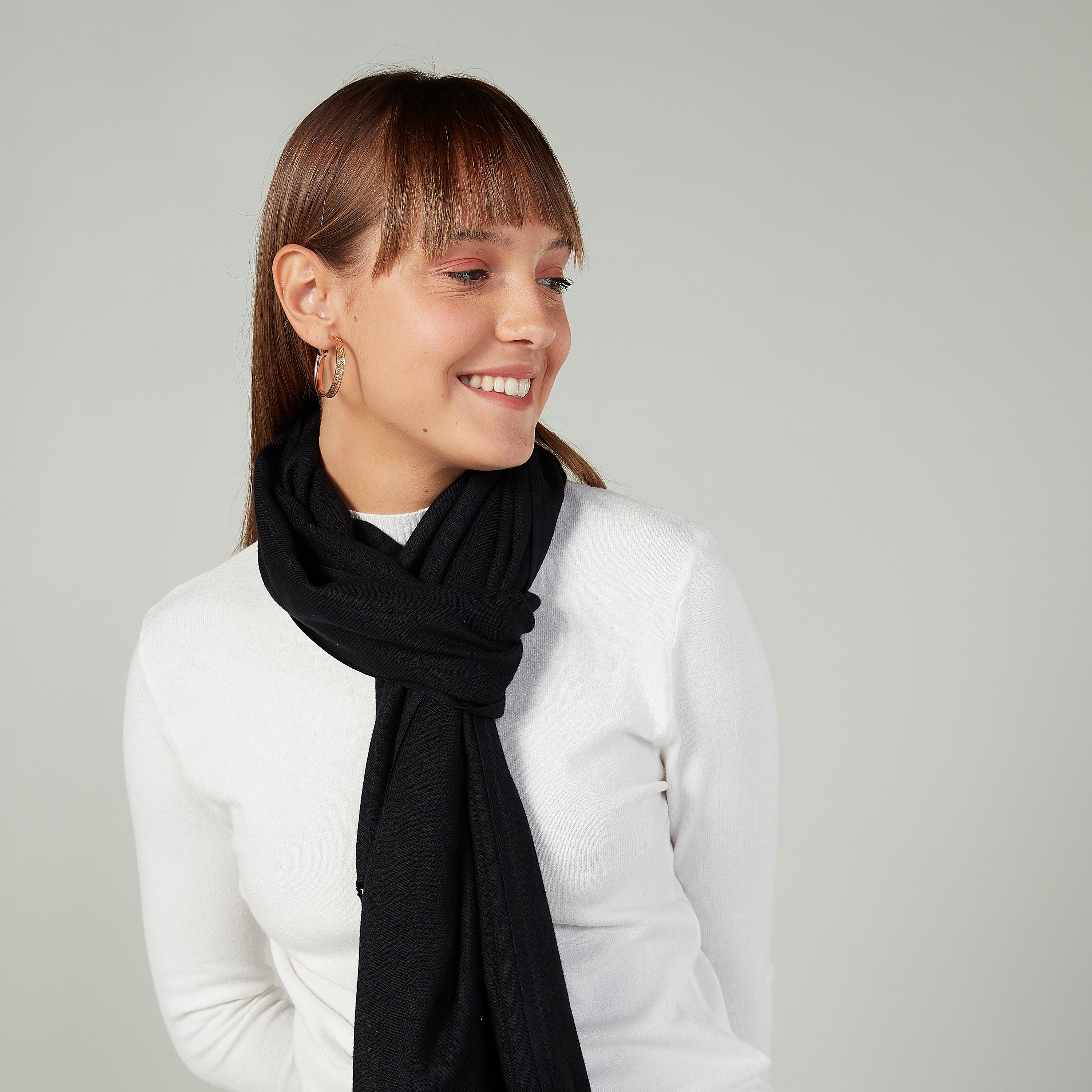 وشاح سادة بشراشيب-women-winterwear-scarves-image-2