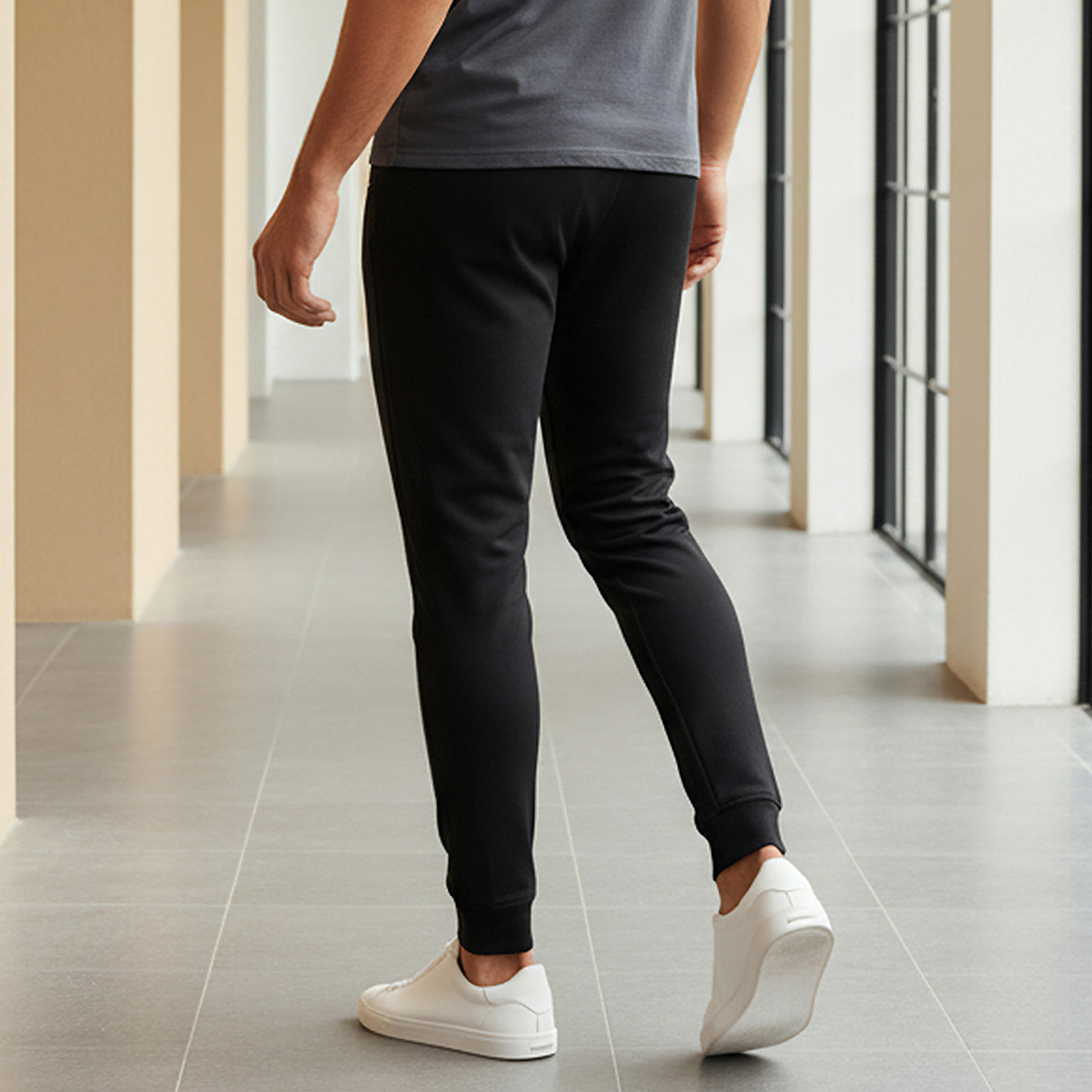 بنطال رياضي بقصة ضيقة مع إغلاق برباط من آيكونيك-men-clothing-bottoms-joggers-image-3