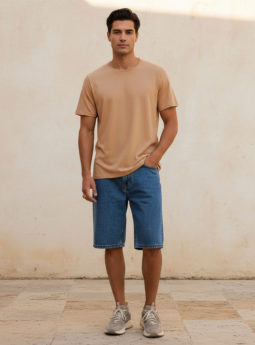تيشيرت بارز الملمس بقصّة سليم وياقة ضيّقة وأكمام قصيرة من أيكونيك-men-clothing-tshirtsandpolos-tshirts-image-3