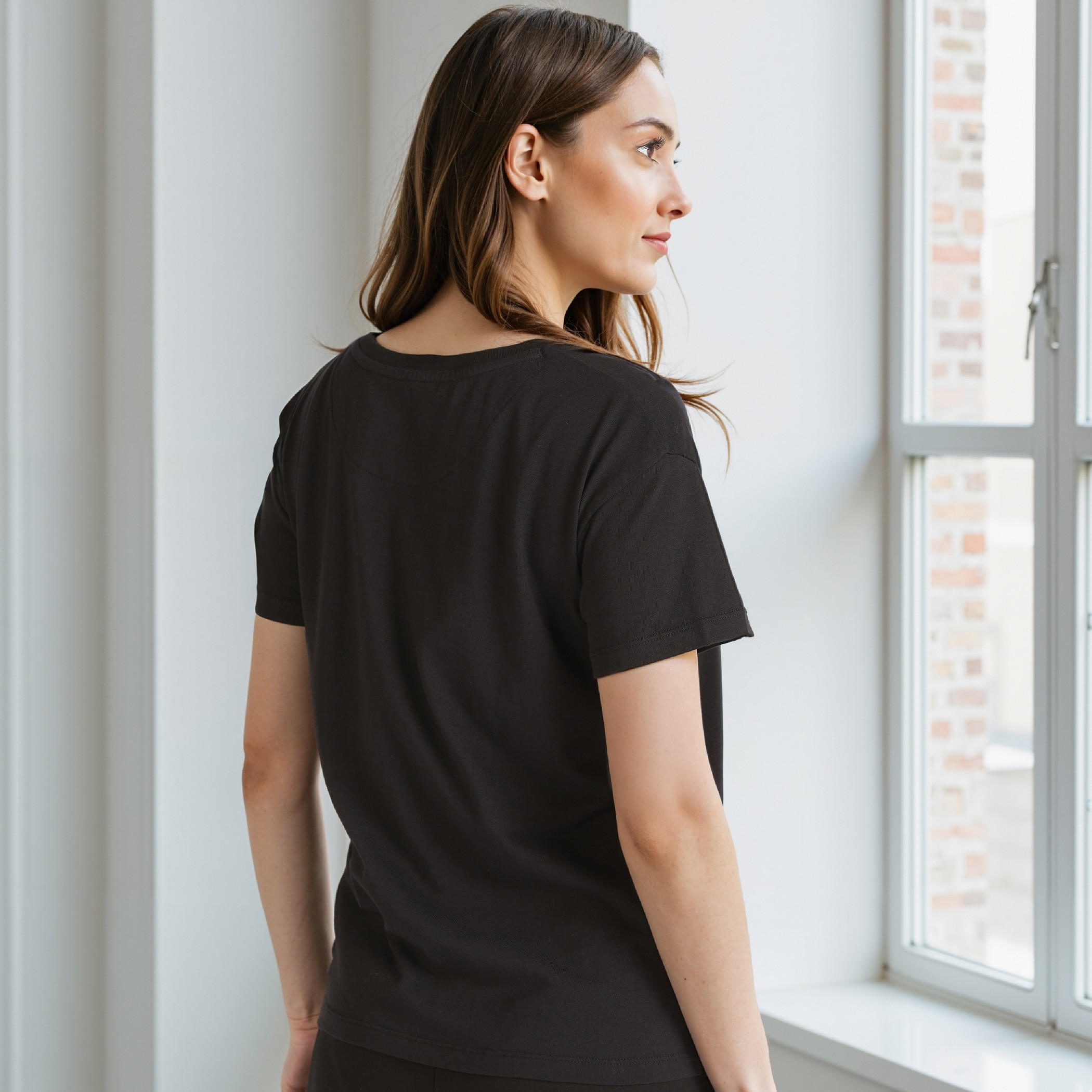 تيشيرت سادة بياقة مستديرة وأكمام قصيرة من كابا-women-clothing-tshirts-image-3