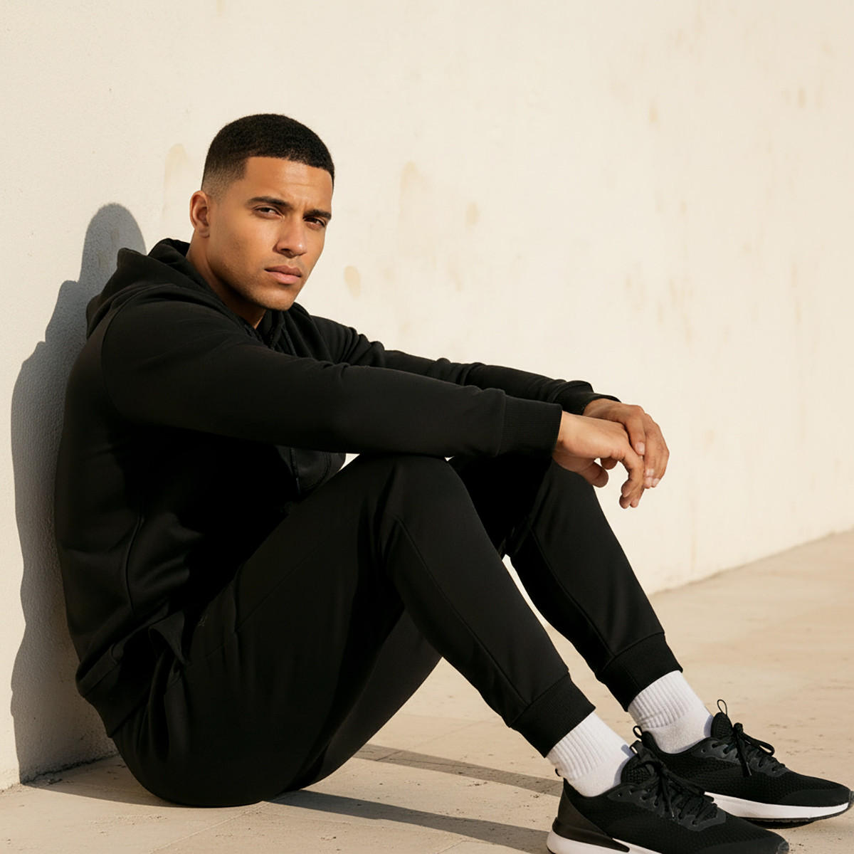 بنطلون رياضي برباط إغلاق وجيوب-men-clothing-sportswearandactivewear-tracksuits-image-2