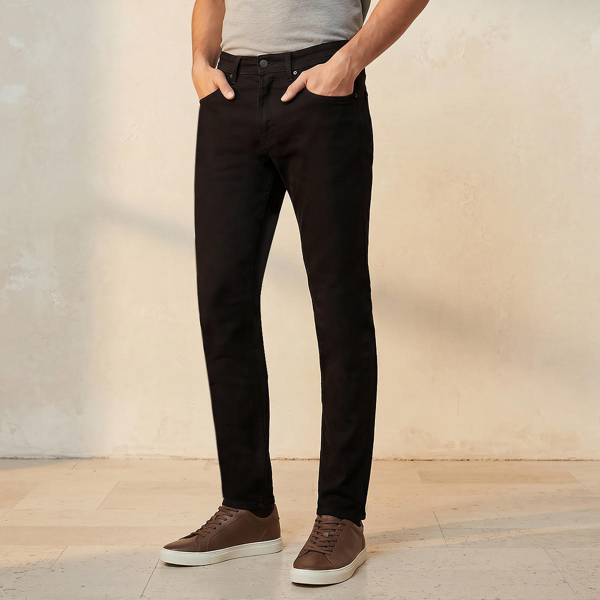 بنطلون جينز بقصة سليم وجيوب-men-clothing-bottoms-jeans-image-4