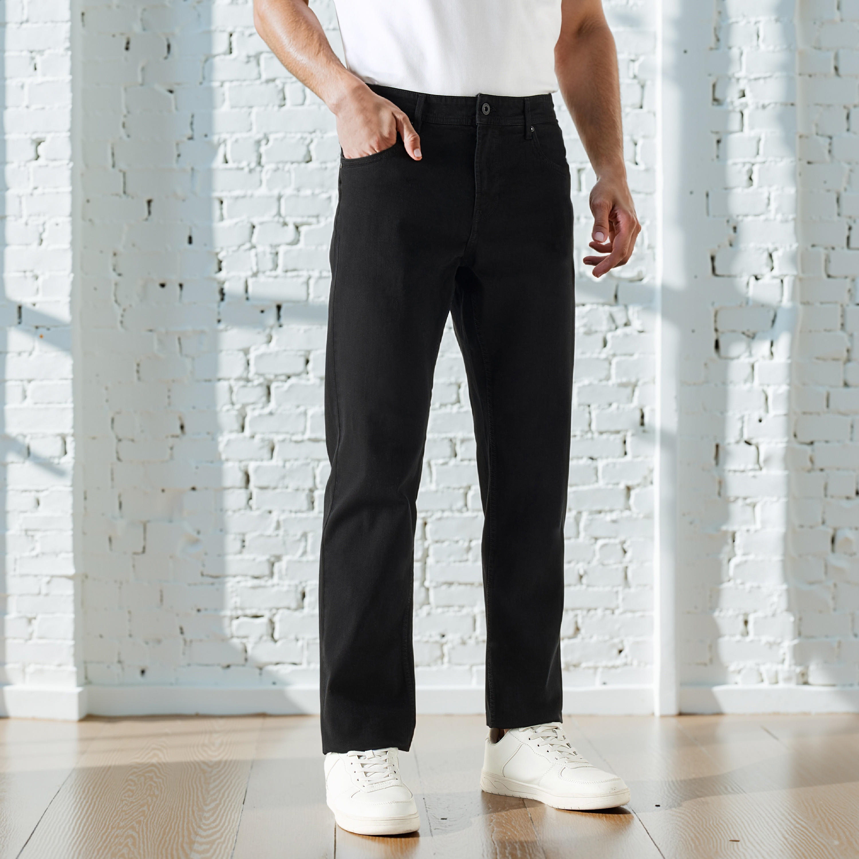 بنطلون جينز رجالي بقصة مستقيمة وخصر عالي-men-clothing-jeans-image-1