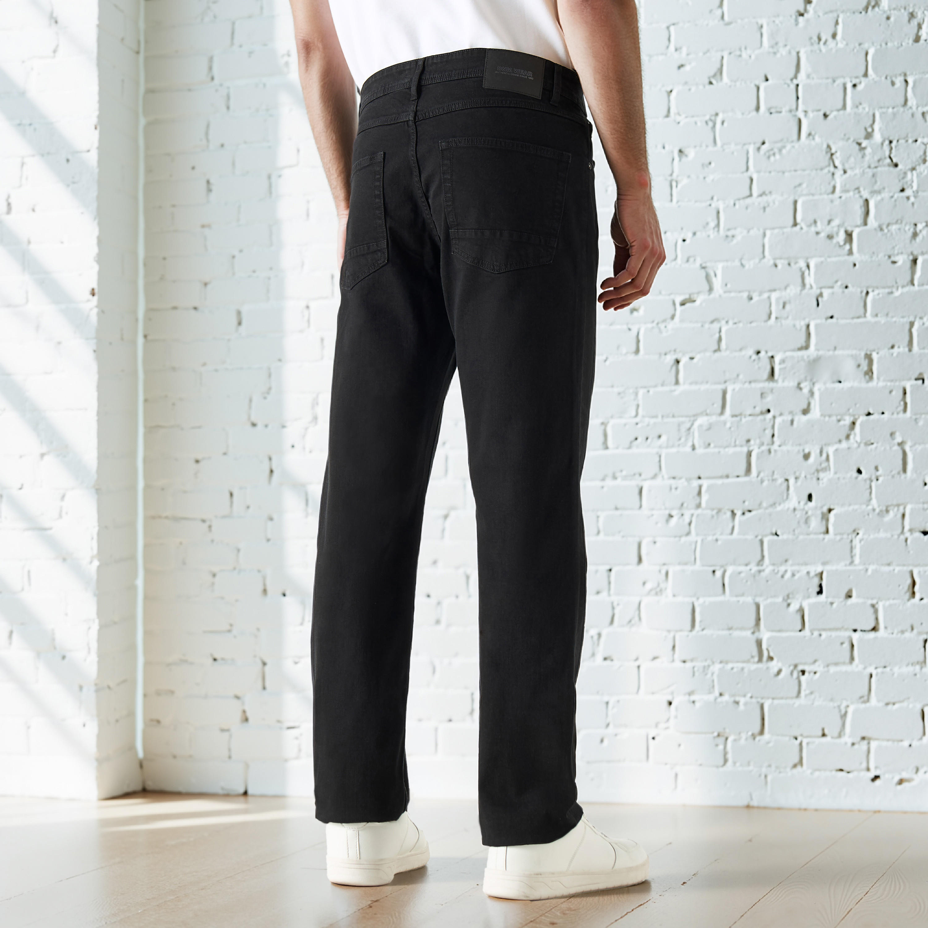 بنطلون جينز رجالي بقصة مستقيمة وخصر عالي-men-clothing-jeans-image-3