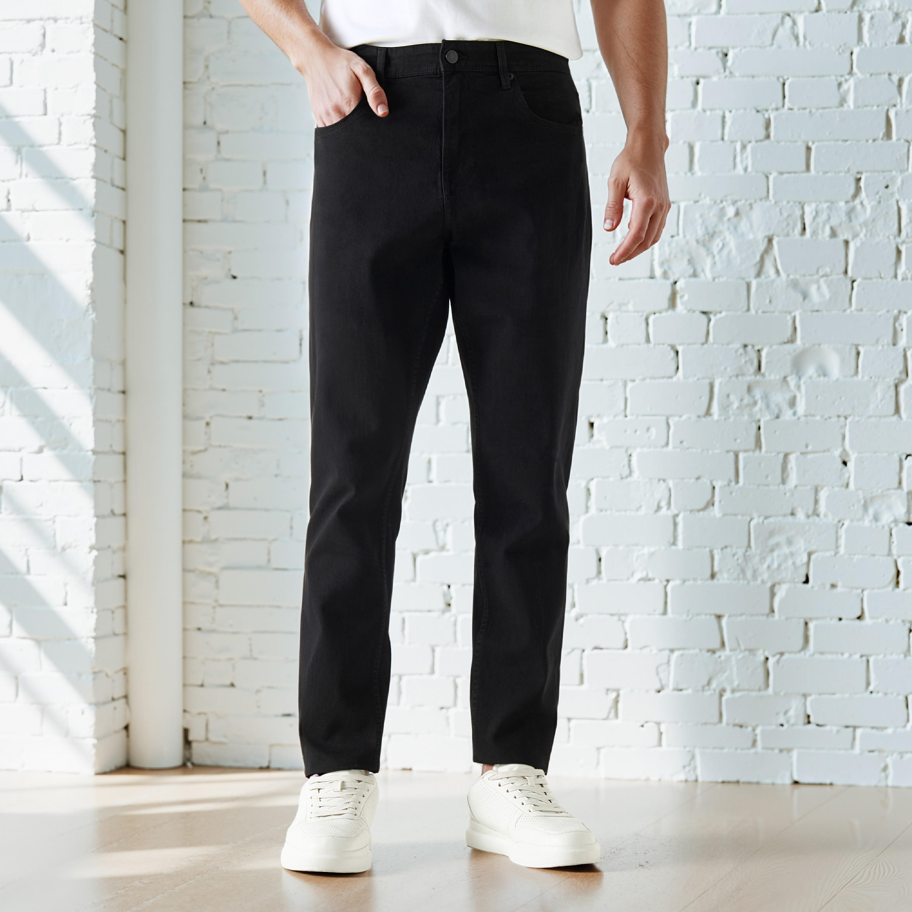 بنطلون جينز بقصة مدببة وجيوب-men-clothing-jeans-image-1
