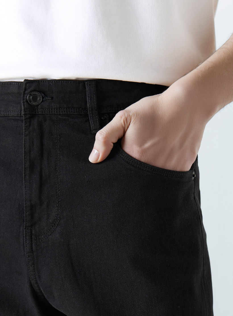 بنطلون جينز بقصة مدببة وجيوب-men-clothing-jeans-image-4