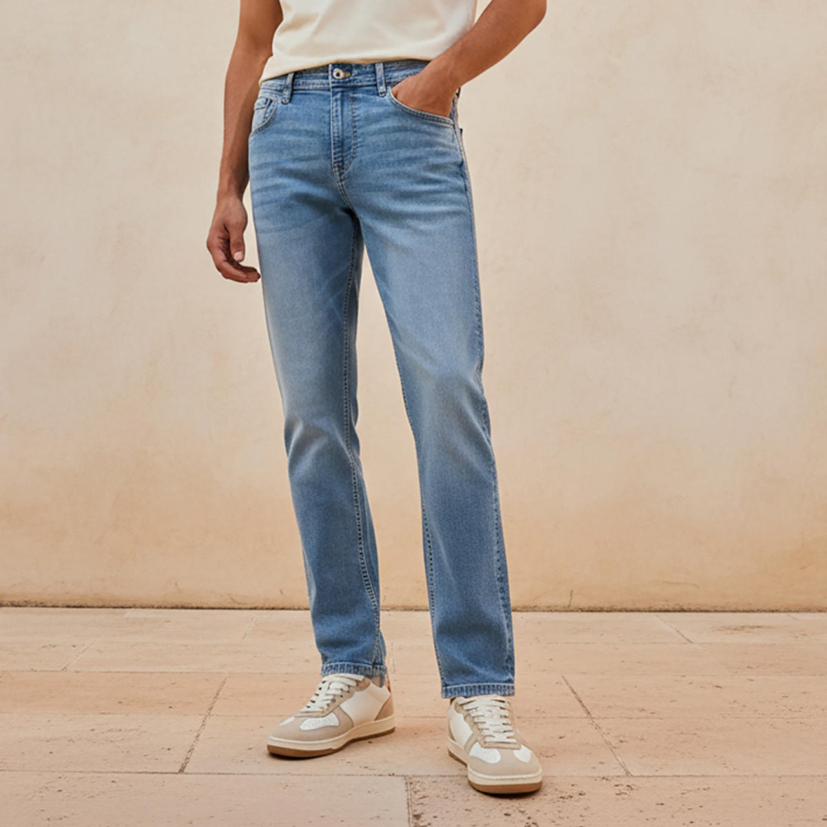 بنطلون جينز بقصة مدببة وجيوب-men-clothing-jeans-image-1
