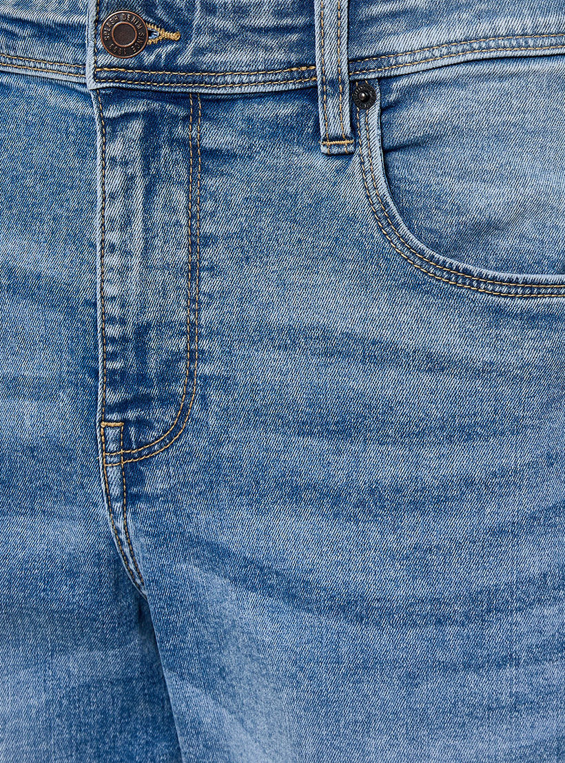 بنطلون جينز بقصة مدببة وجيوب-men-clothing-jeans-image-2