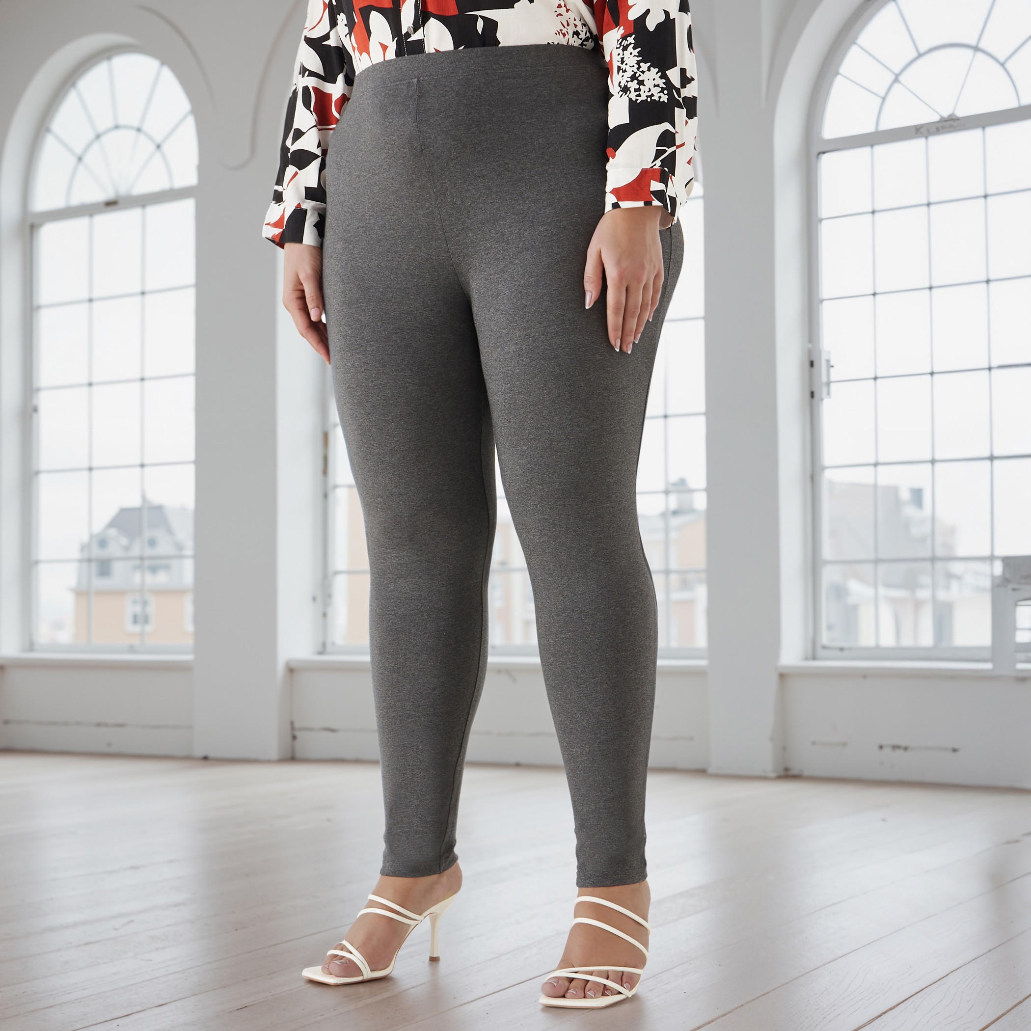 بنطلون ليقنز مقاس كبير بخصر مطاطي من أولا بوبكن-women-clothing-bottoms-leggings-image-1