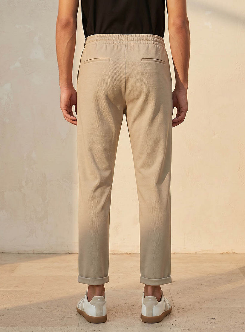 بنطلون رجالي بقصة عادية وملمس بارز-men-clothing-trousersandchinos-trousers-image-4