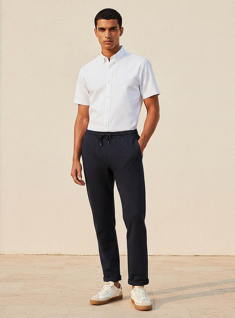 بنطلون رجالي بقصة عادية وملمس بارز-men-clothing-trousersandchinos-trousers-image-3
