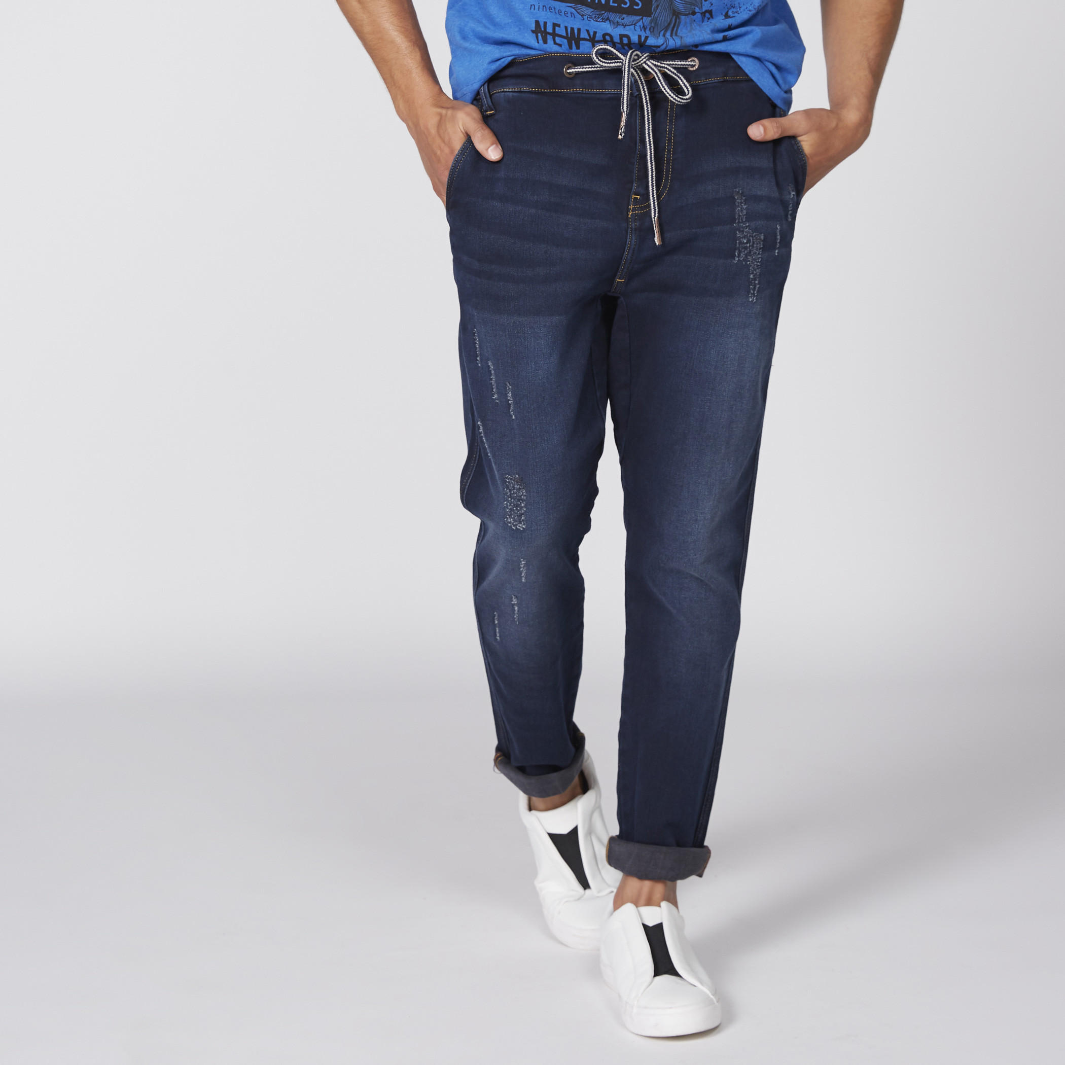 بنطال جينز طويل بخصر مطّاطي من بيينج هيومان-men-clothing-bottoms-jeans-image-1