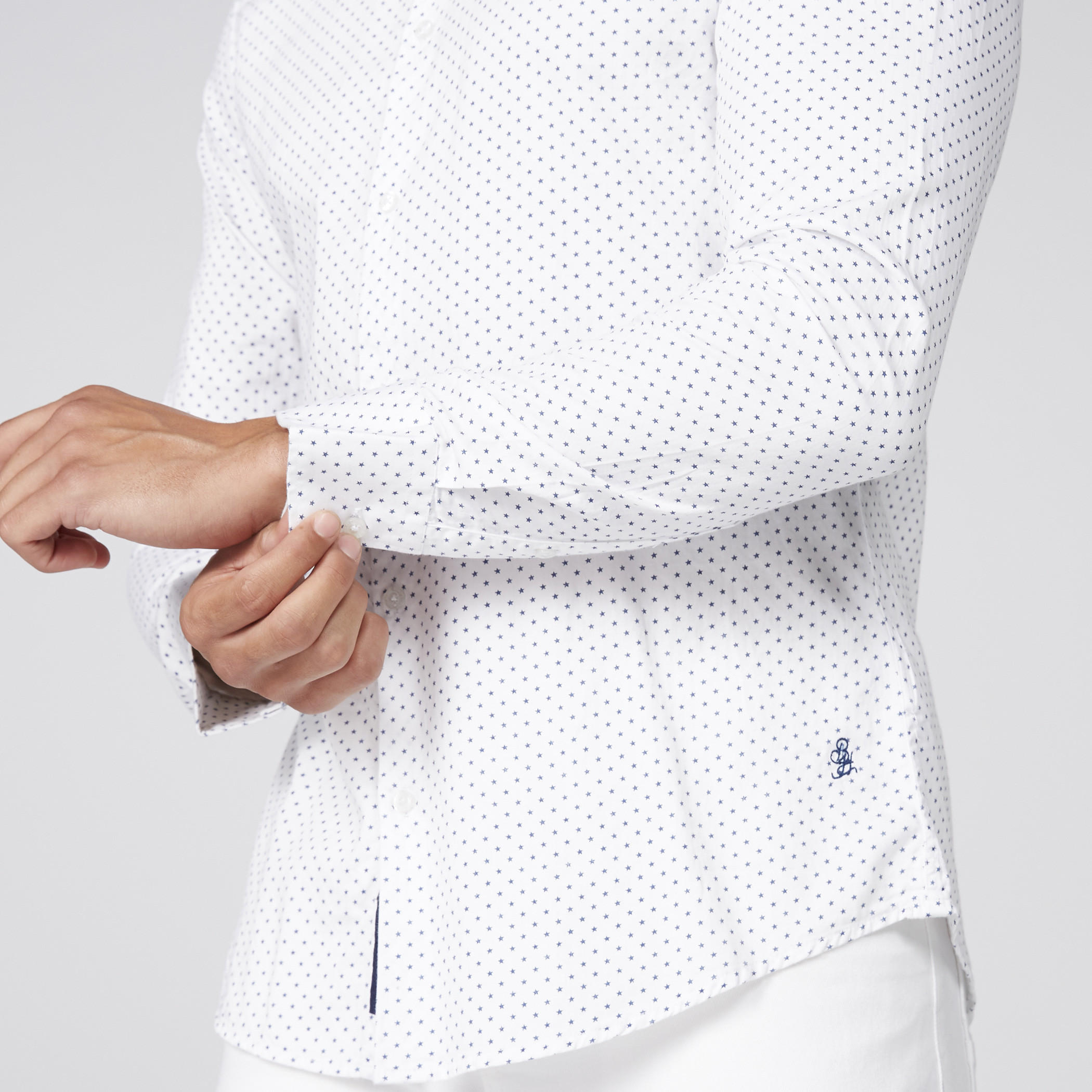 قميص بأكمام طويلة وأزرار مع طبعات بيينج هيومان-men-clothing-shirts-image-3