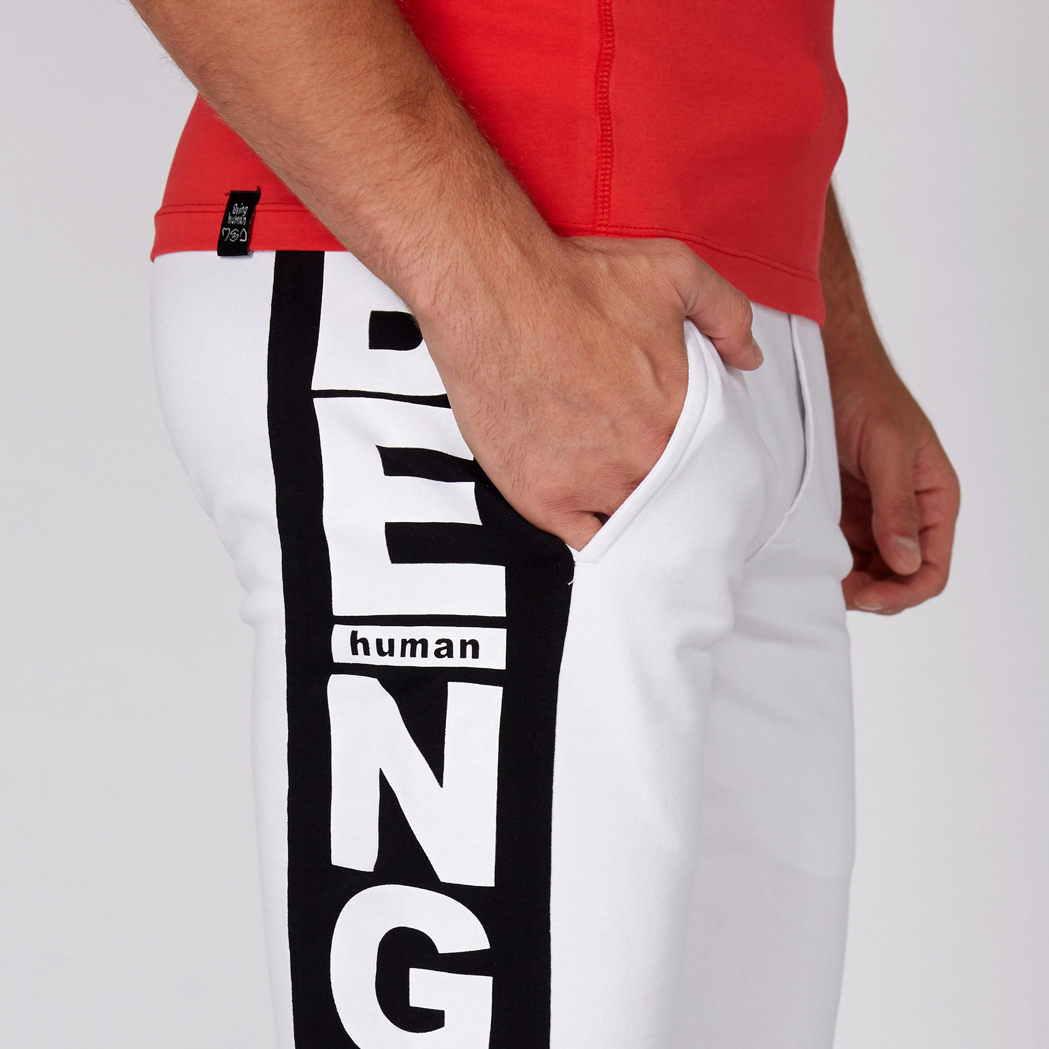 شورت بجيوب وطبعات بيينج هيومان-men-clothing-bottoms-shorts-image-3