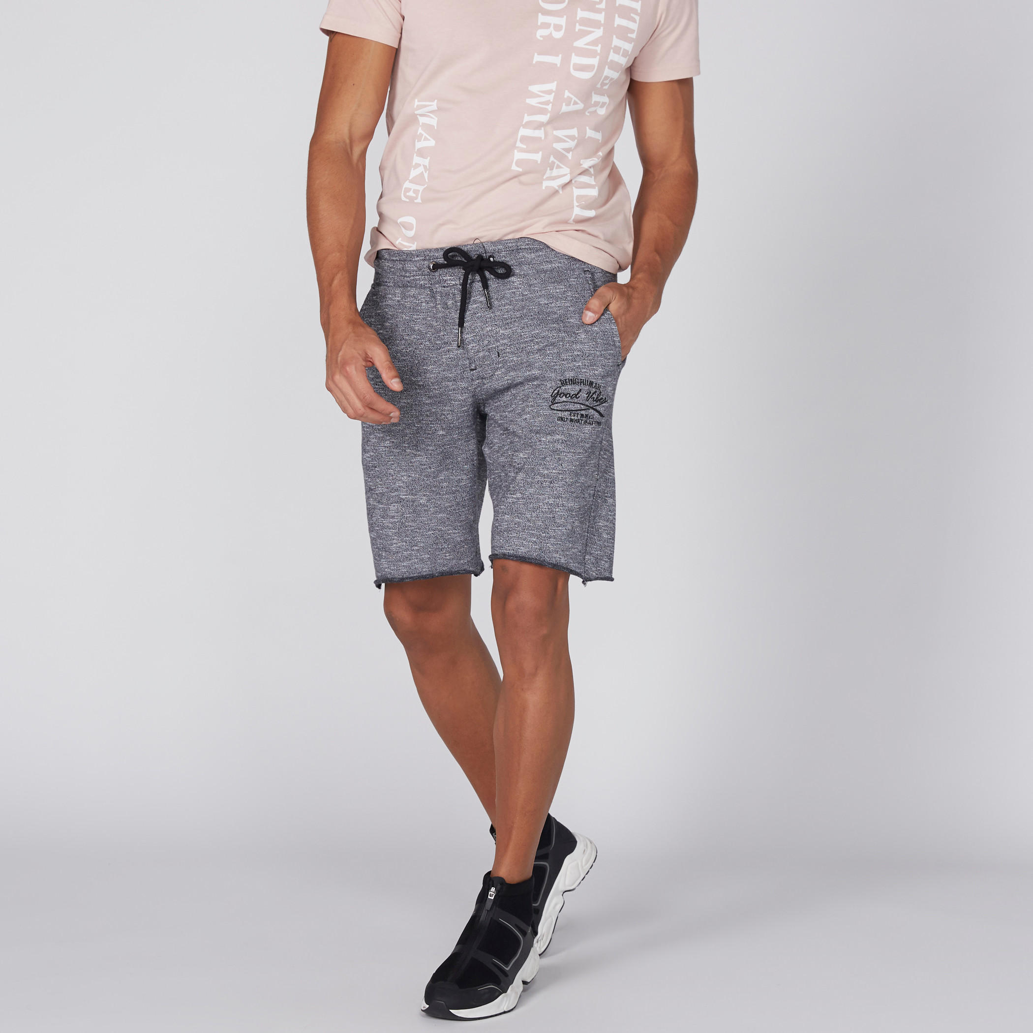 شورت برباط وجيوب بيينج هيومان-men-clothing-bottoms-shorts-image-1