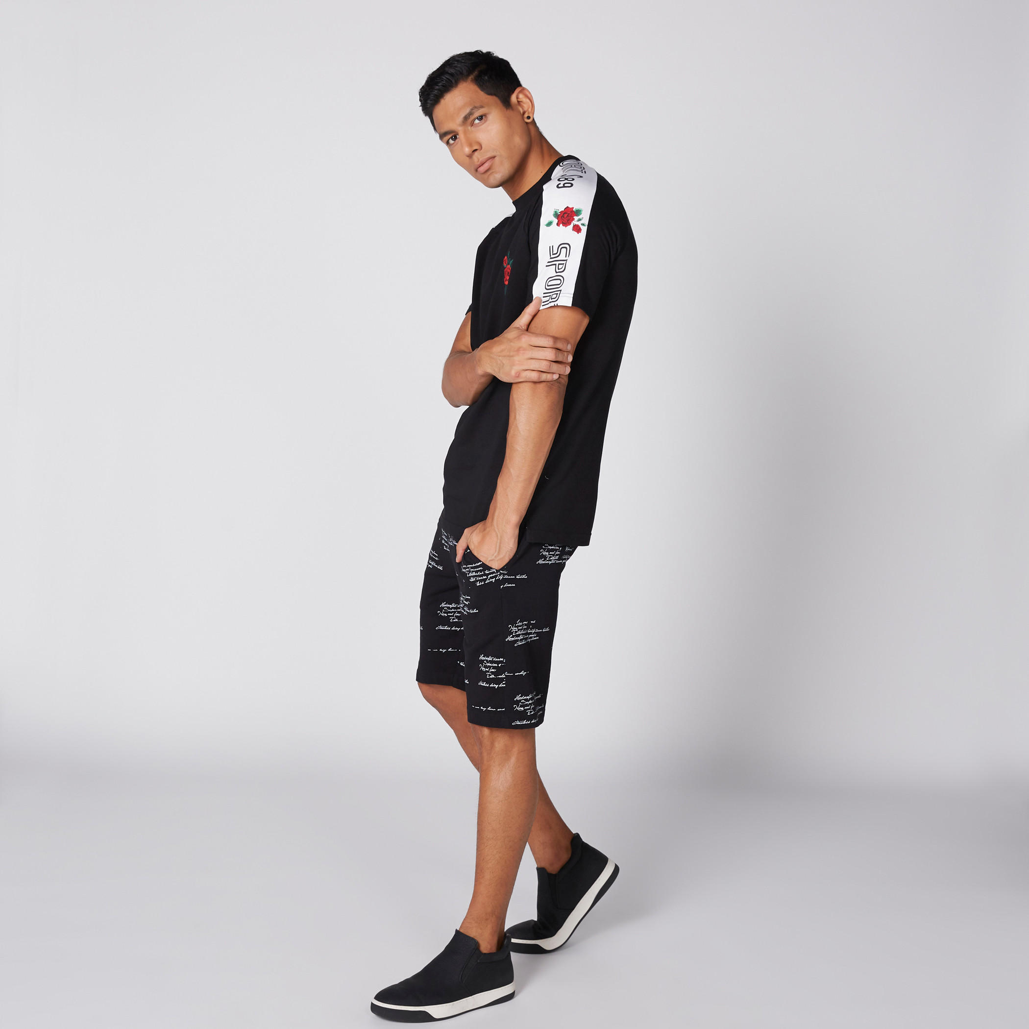 شورت برباط وطبعات بيينج هيومان-men-clothing-bottoms-shorts-image-2