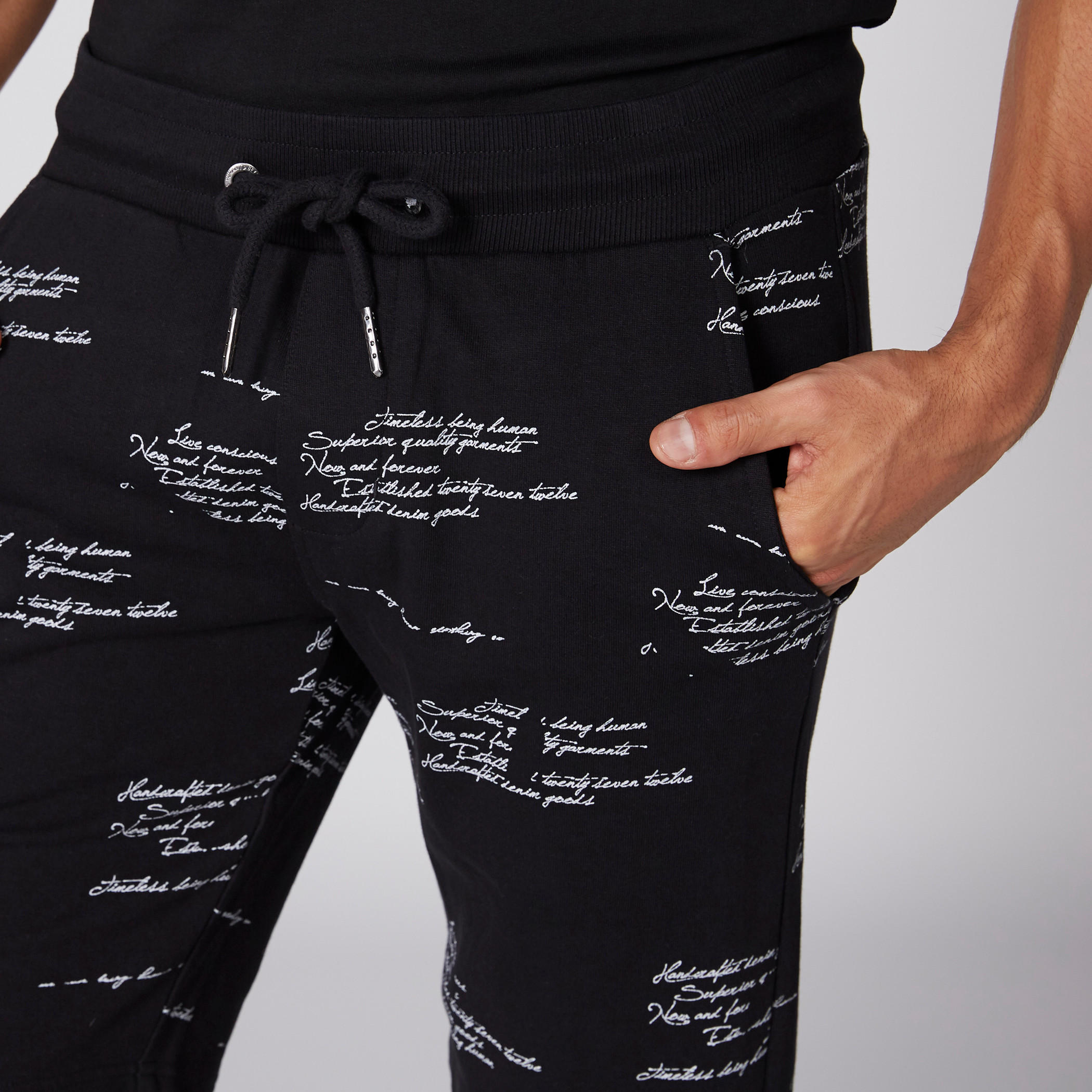 شورت برباط وطبعات بيينج هيومان-men-clothing-bottoms-shorts-image-3