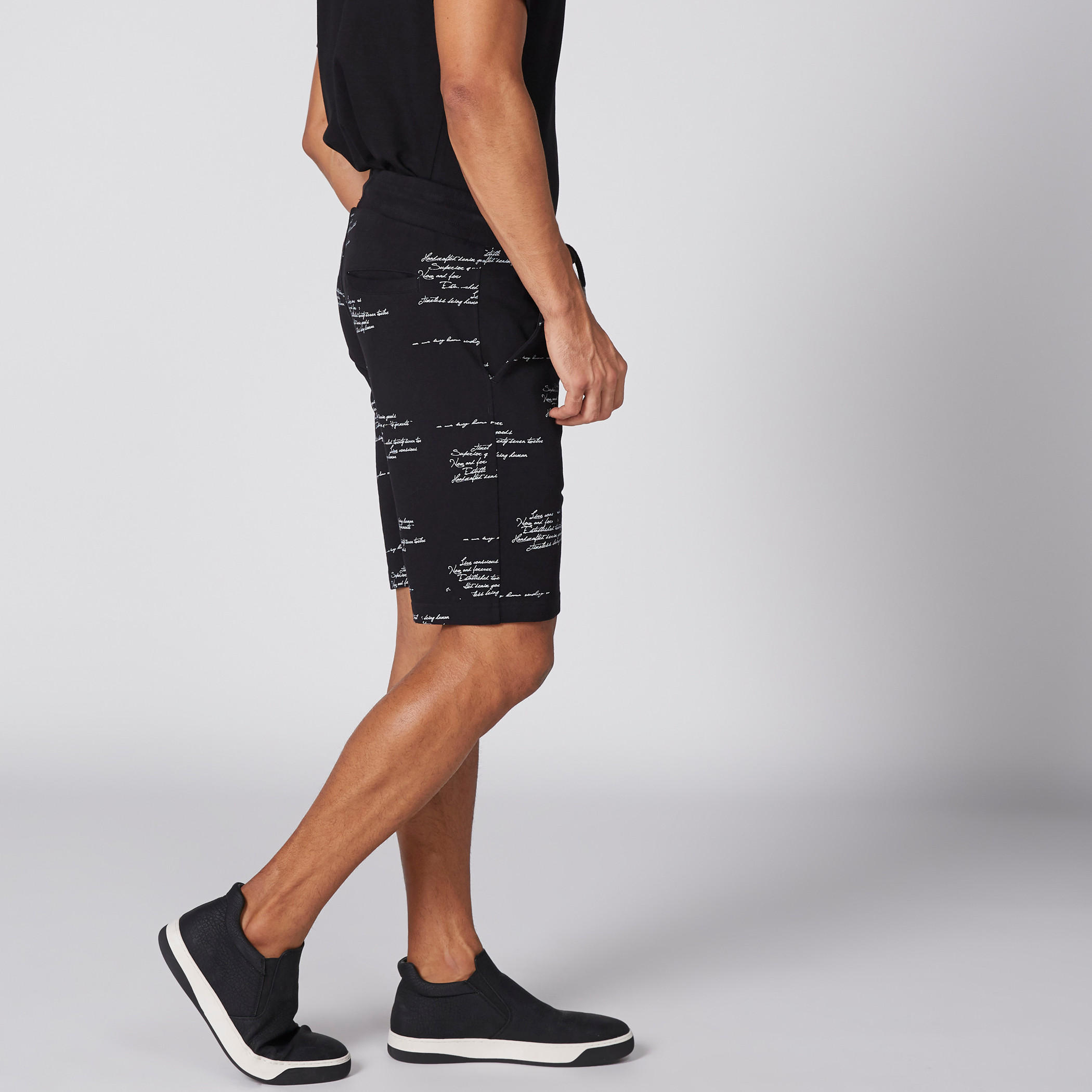 شورت برباط وطبعات بيينج هيومان-men-clothing-bottoms-shorts-image-4