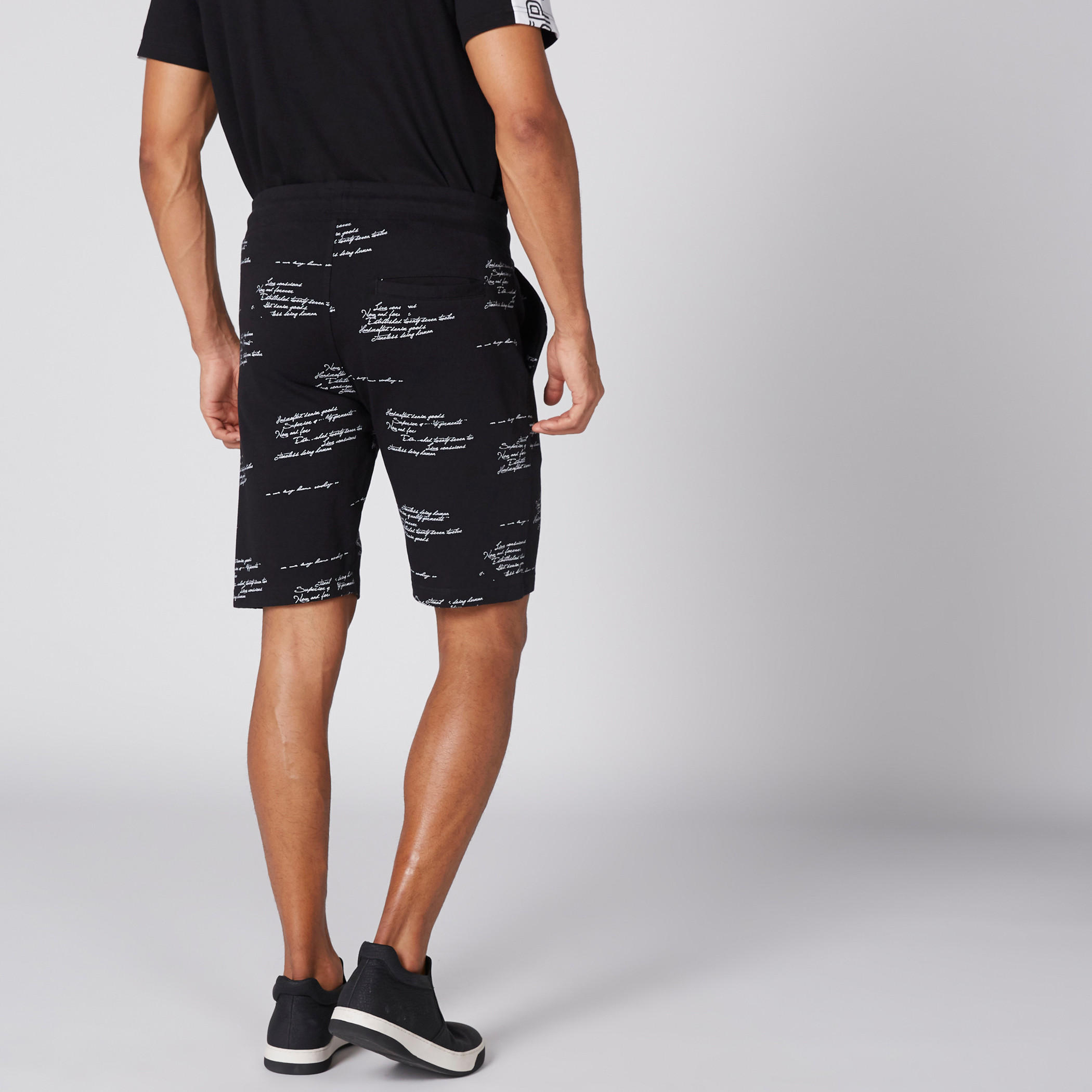 شورت برباط وطبعات بيينج هيومان-men-clothing-bottoms-shorts-image-5