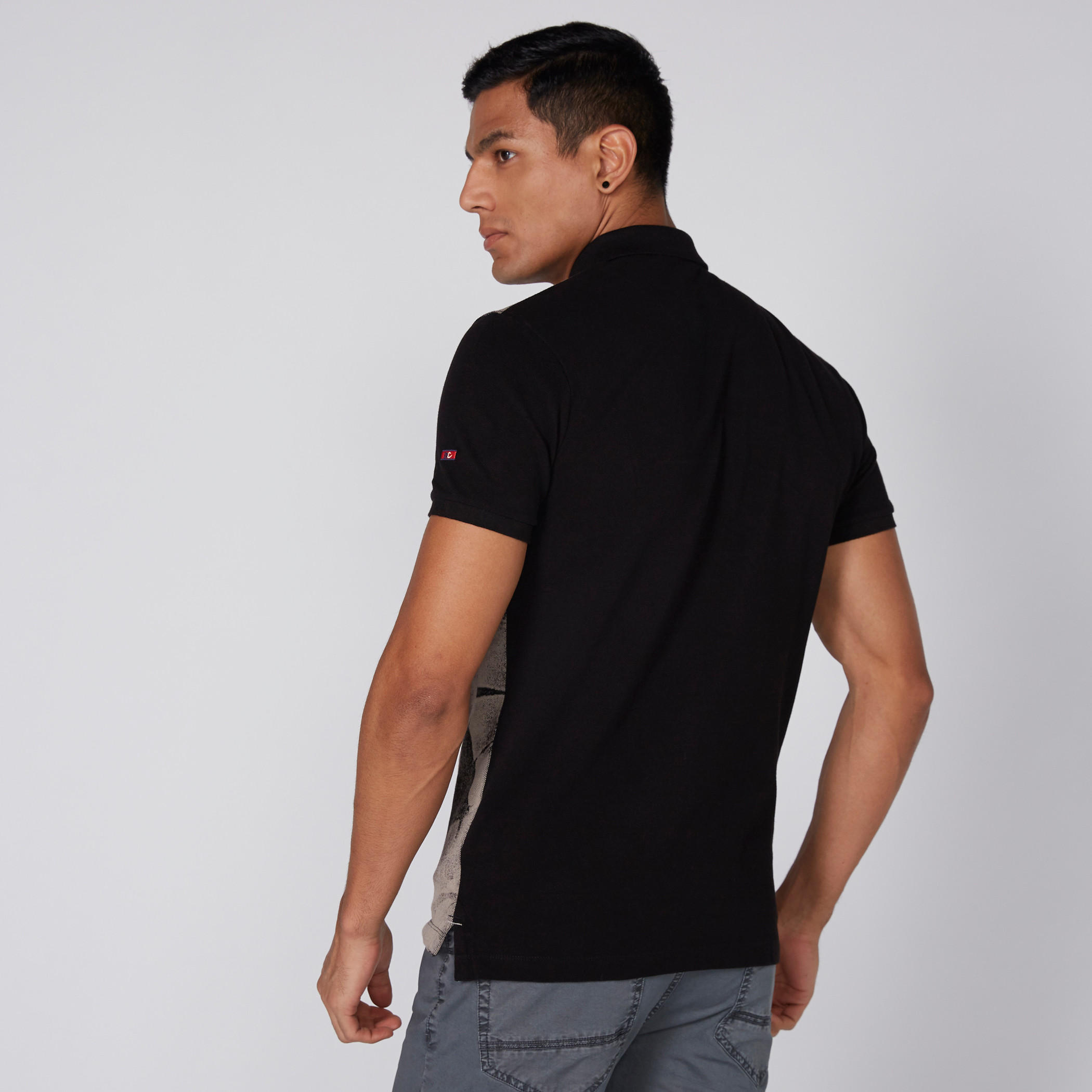 تيشيرت بياقة بولو وأكمام قصيرة وطبعات بيينج هيومان-men-clothing-tshirtsandpolos-polos-image-2