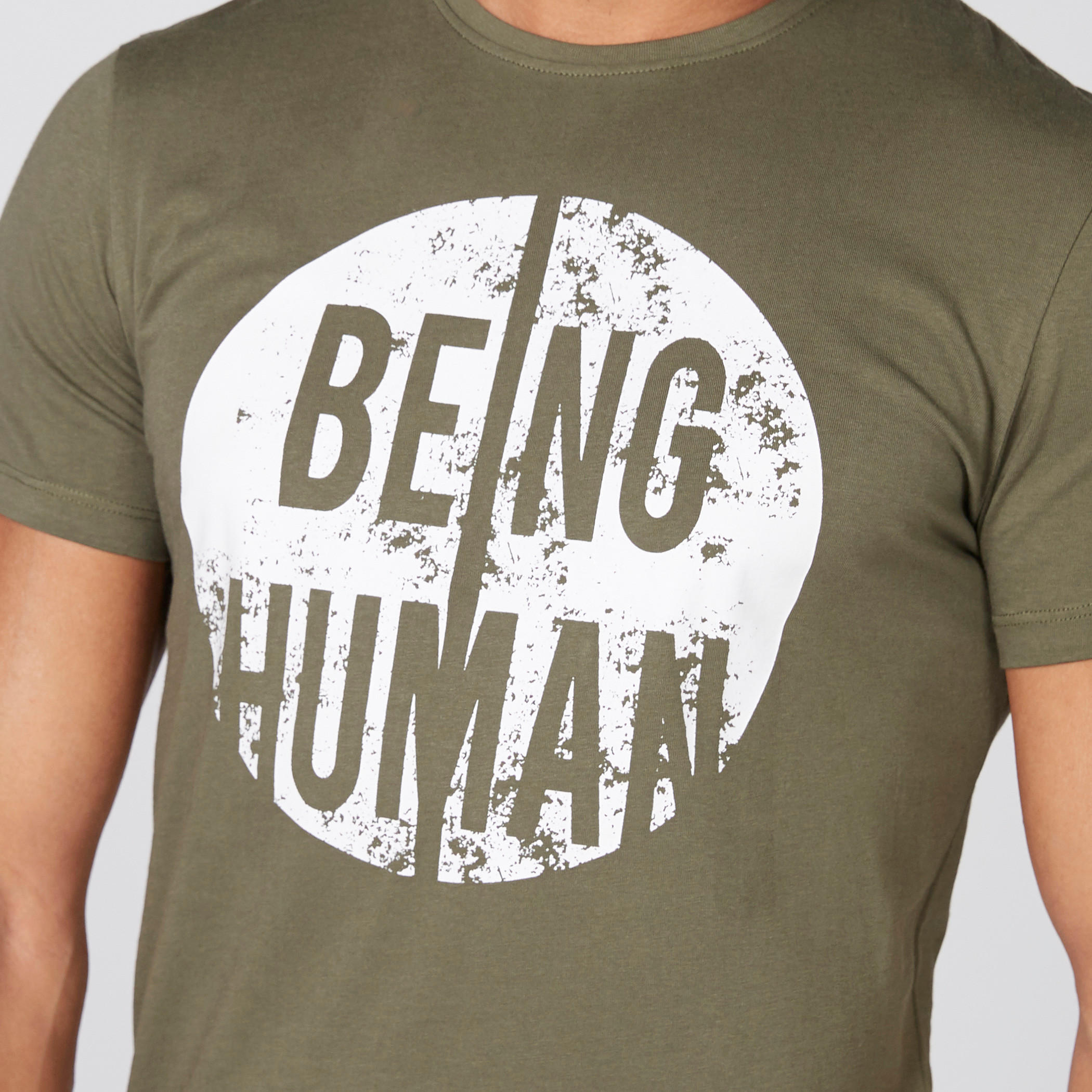 تيشيرت بياقة مستديرة وأكمام قصيرة مع طبعات بيينج هيومان-men-clothing-tshirtsandpolos-tshirts-image-3