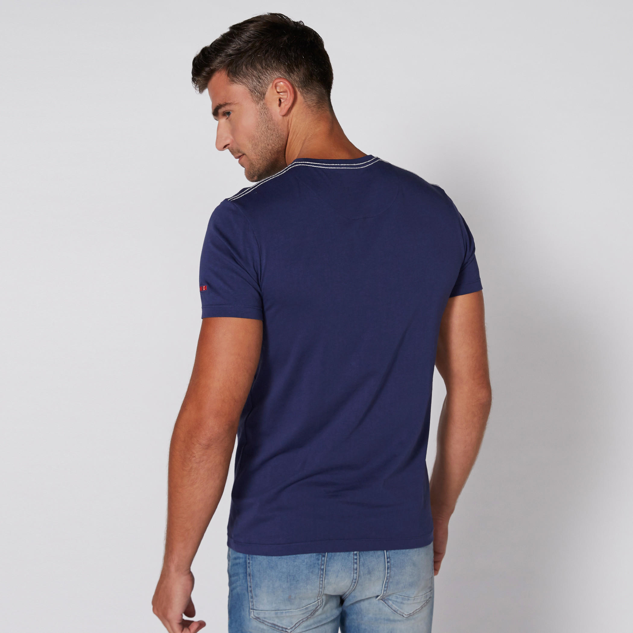 تيشيرت بياقة مستديرة وأكمام قصيرة مع طبعات بيينج هيومان-men-clothing-tshirtsandpolos-tshirts-image-4