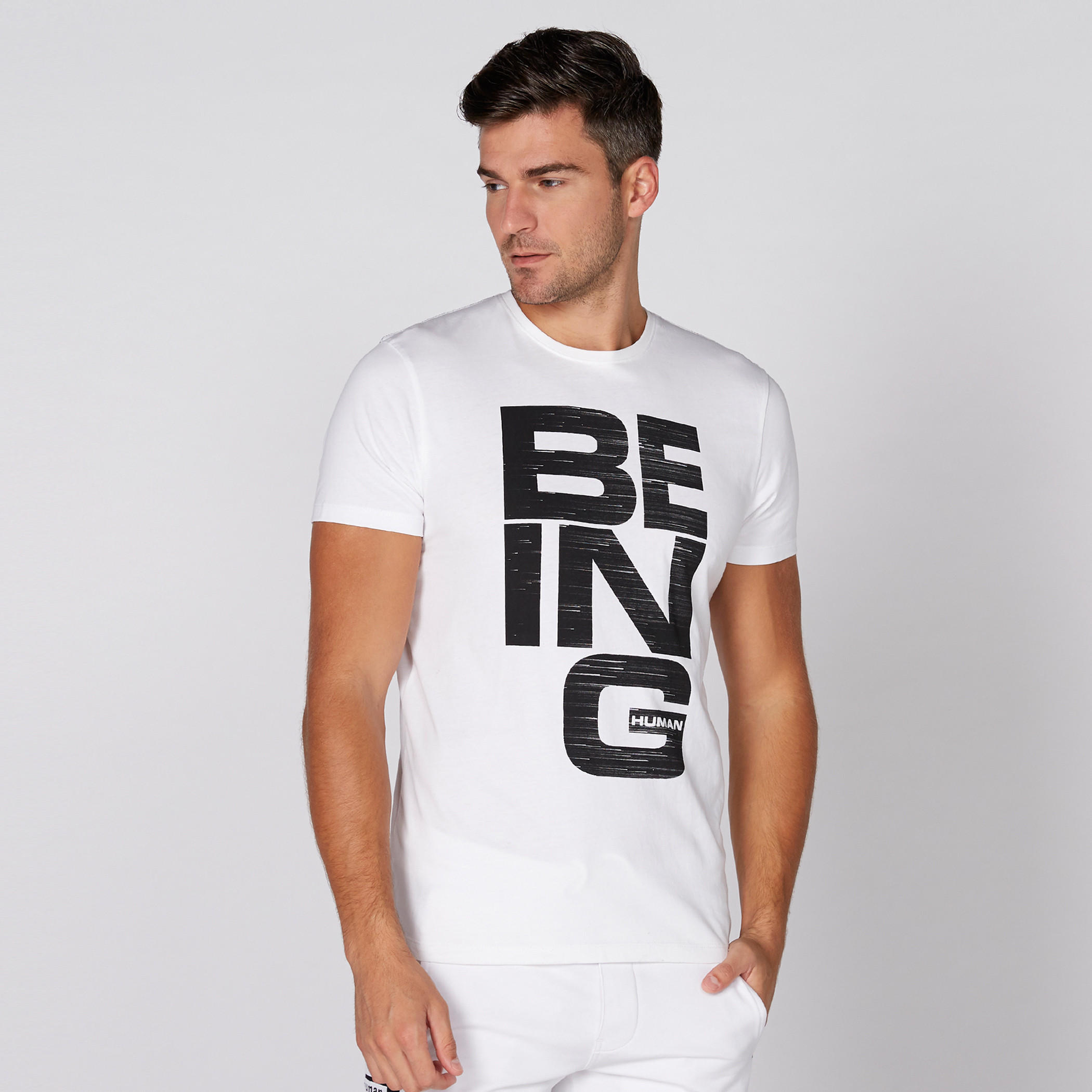 تيشيرت بياقة مستديرة وأكمام قصيرة مع طبعات بيينج هيومان-men-clothing-tshirtsandpolos-tshirts-image-1