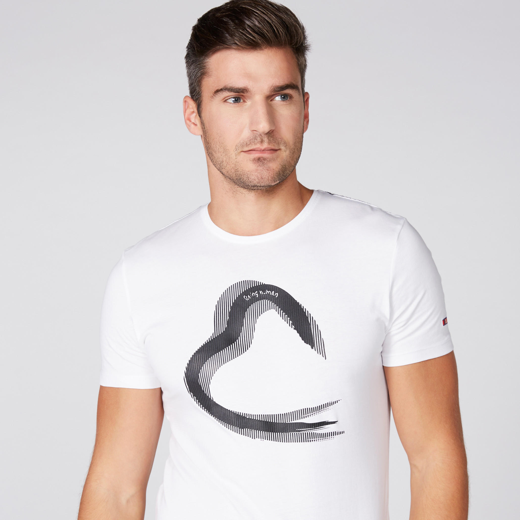 تيشيرت بياقة مستديرة وأكمام قصيرة مع طبعات بيينج هيومان-men-clothing-tshirtsandpolos-tshirts-image-3
