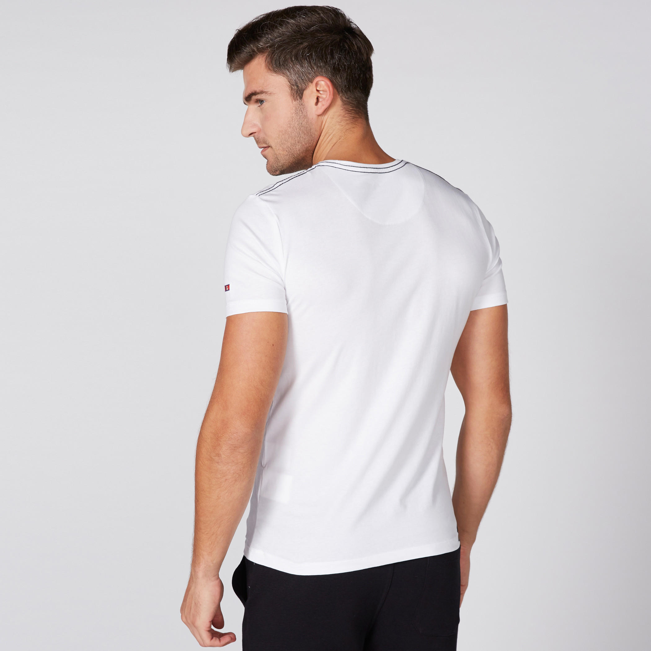 تيشيرت بياقة مستديرة وأكمام قصيرة مع طبعات بيينج هيومان-men-clothing-tshirtsandpolos-tshirts-image-4