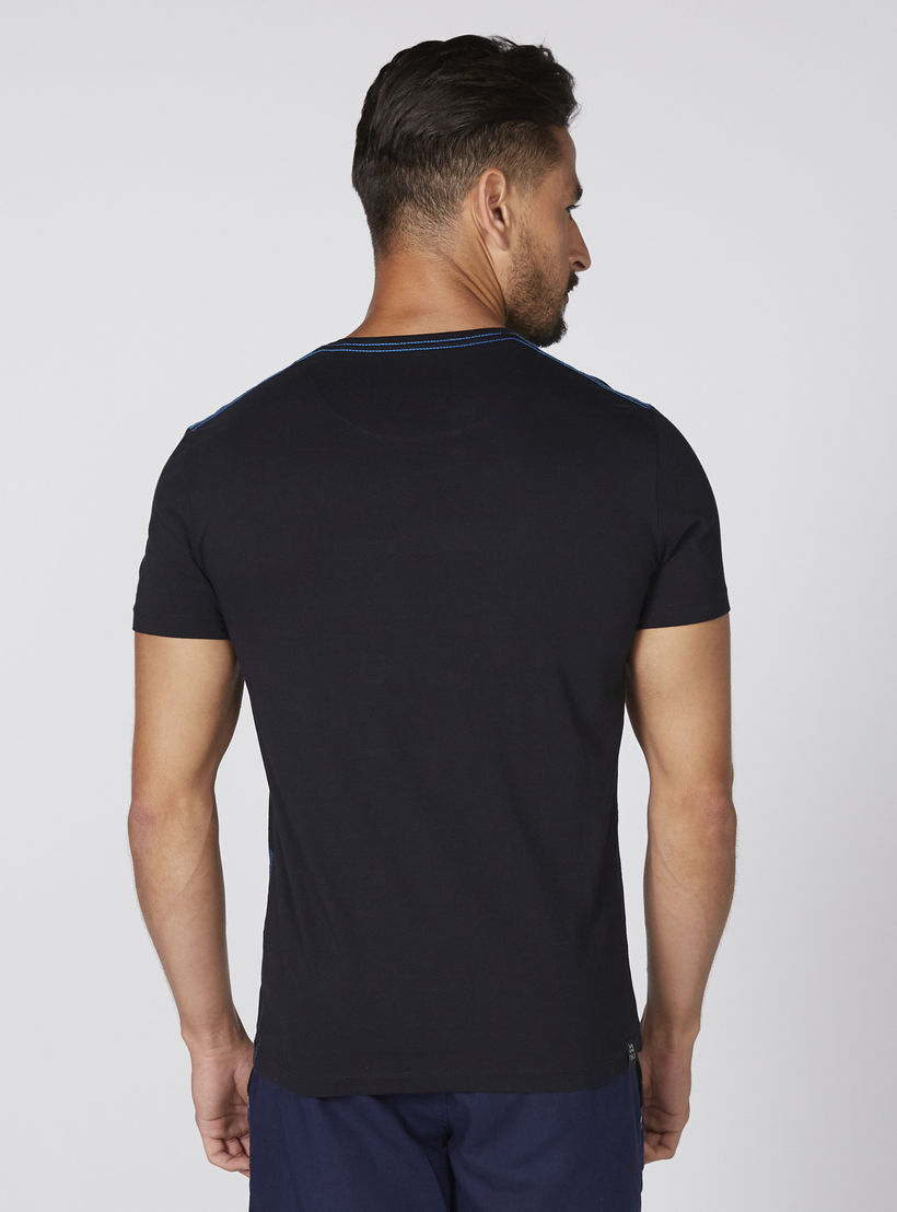 تيشيرت بياقة مستديرة وأكمام قصيرة مع طبعات بيينج هيومان-men-clothing-tshirtsandpolos-tshirts-image-4